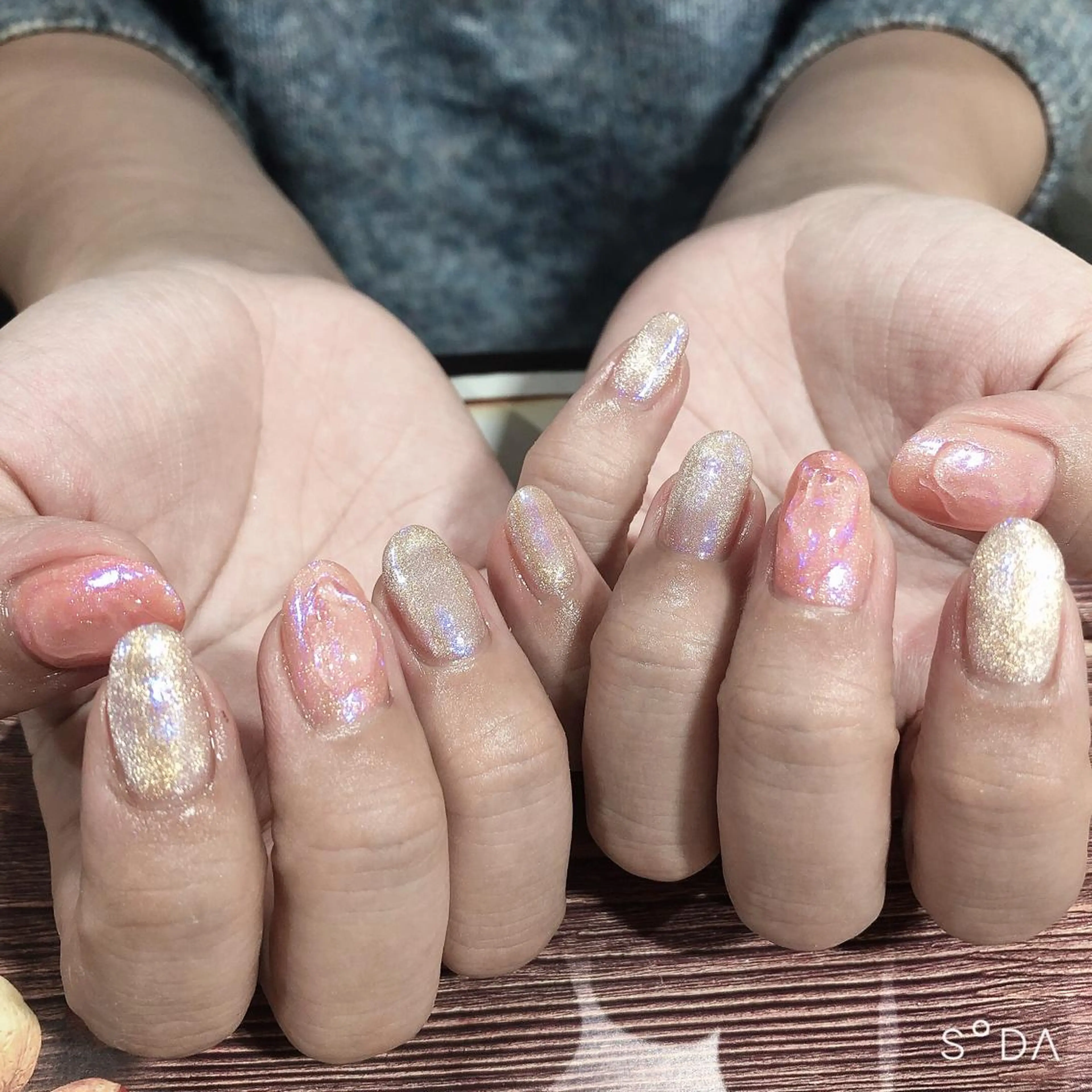 ネイル ミラーネイル ハンドネイル 吉野✨ ネイルデザイナー✨のネイルデザイン