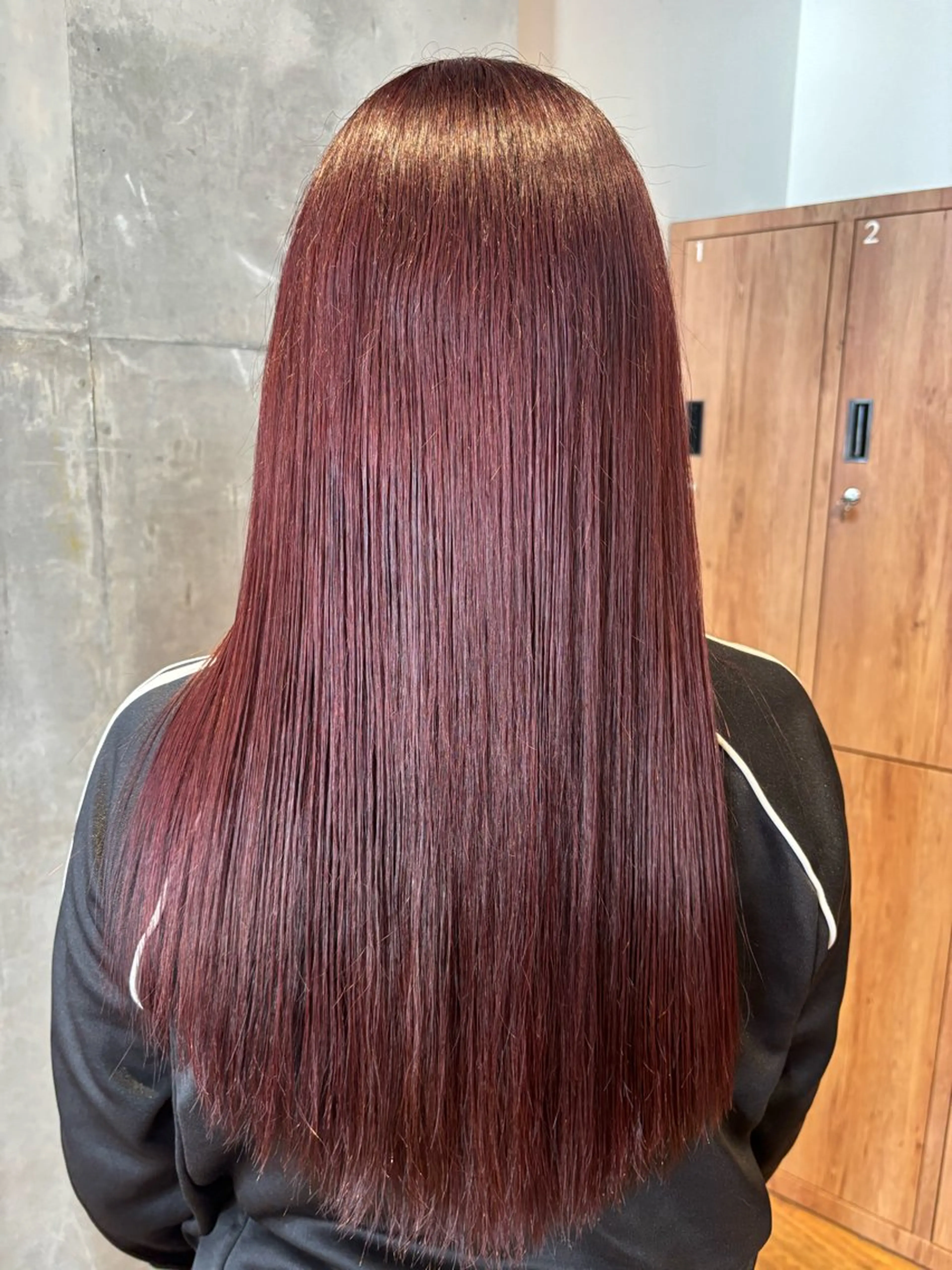 ロング カラー ブリーチ ダブルカラー ブリーチなしカラー レッドカラー ヘアカラー トリートメント 🎀ワンレンボブ🎀 ワンカラー　あゆみのヘアスタイル