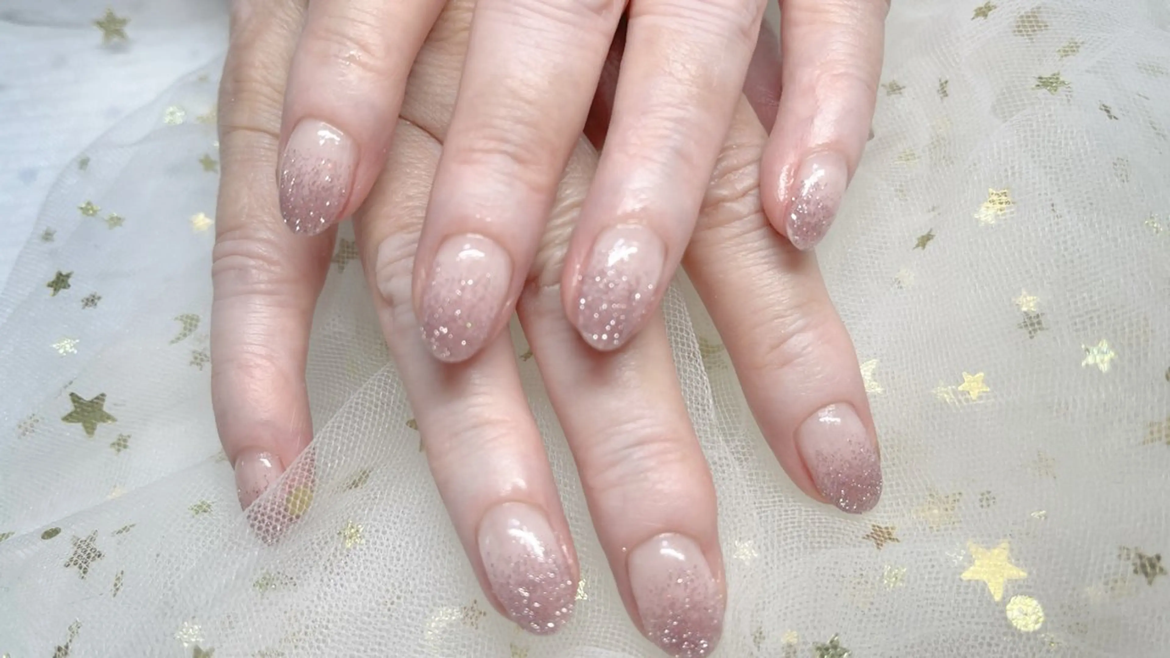 ネイル ラメ(グリッター) ラメグラデーション Azel nail 伊野麗のネイルデザイン