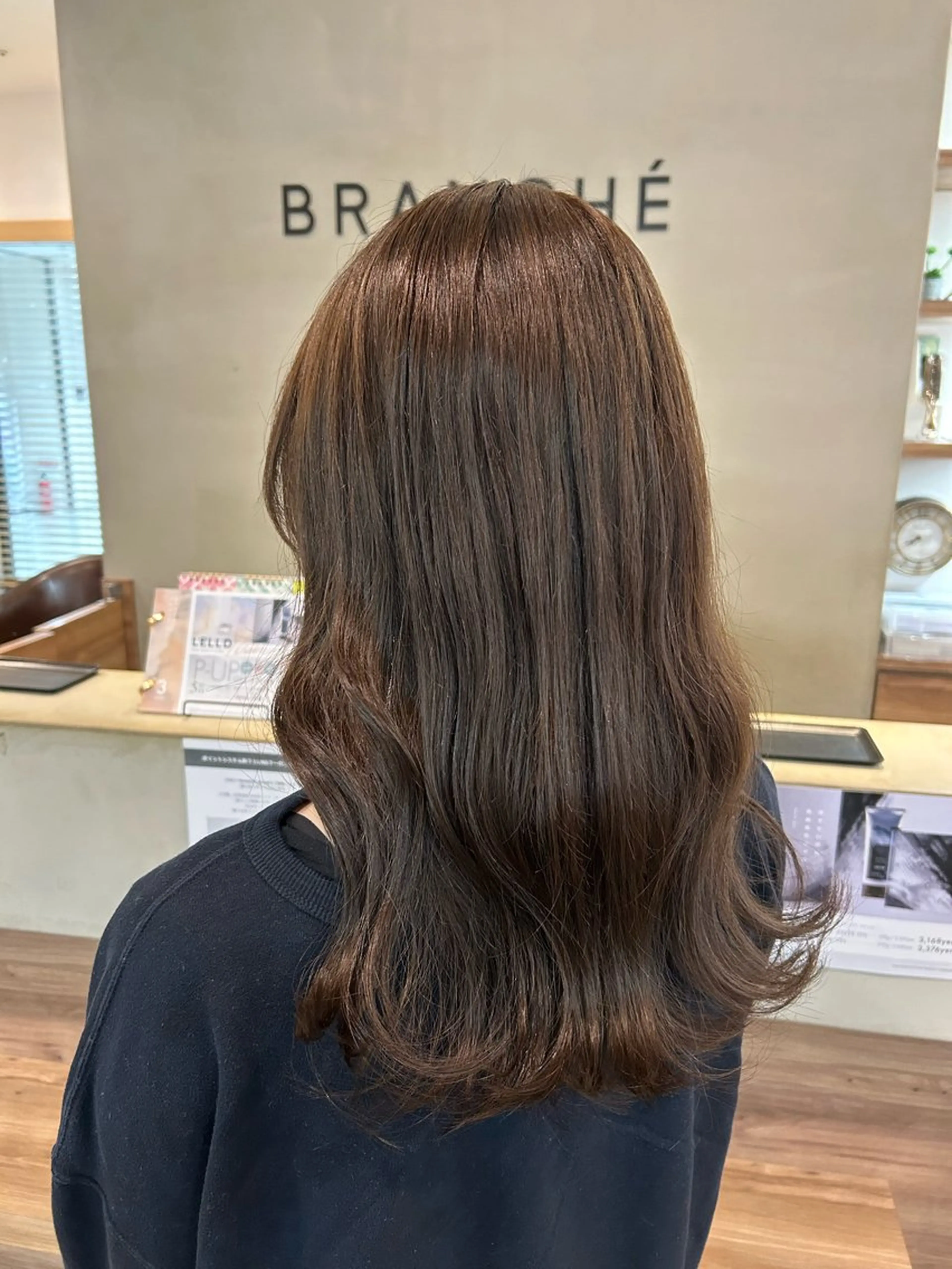 ロング カラー ブリーチ ブラウンカラー 透明感カラー ナチュラルブラウン ブリーチなしカラー 穐山 翔也のヘアスタイル