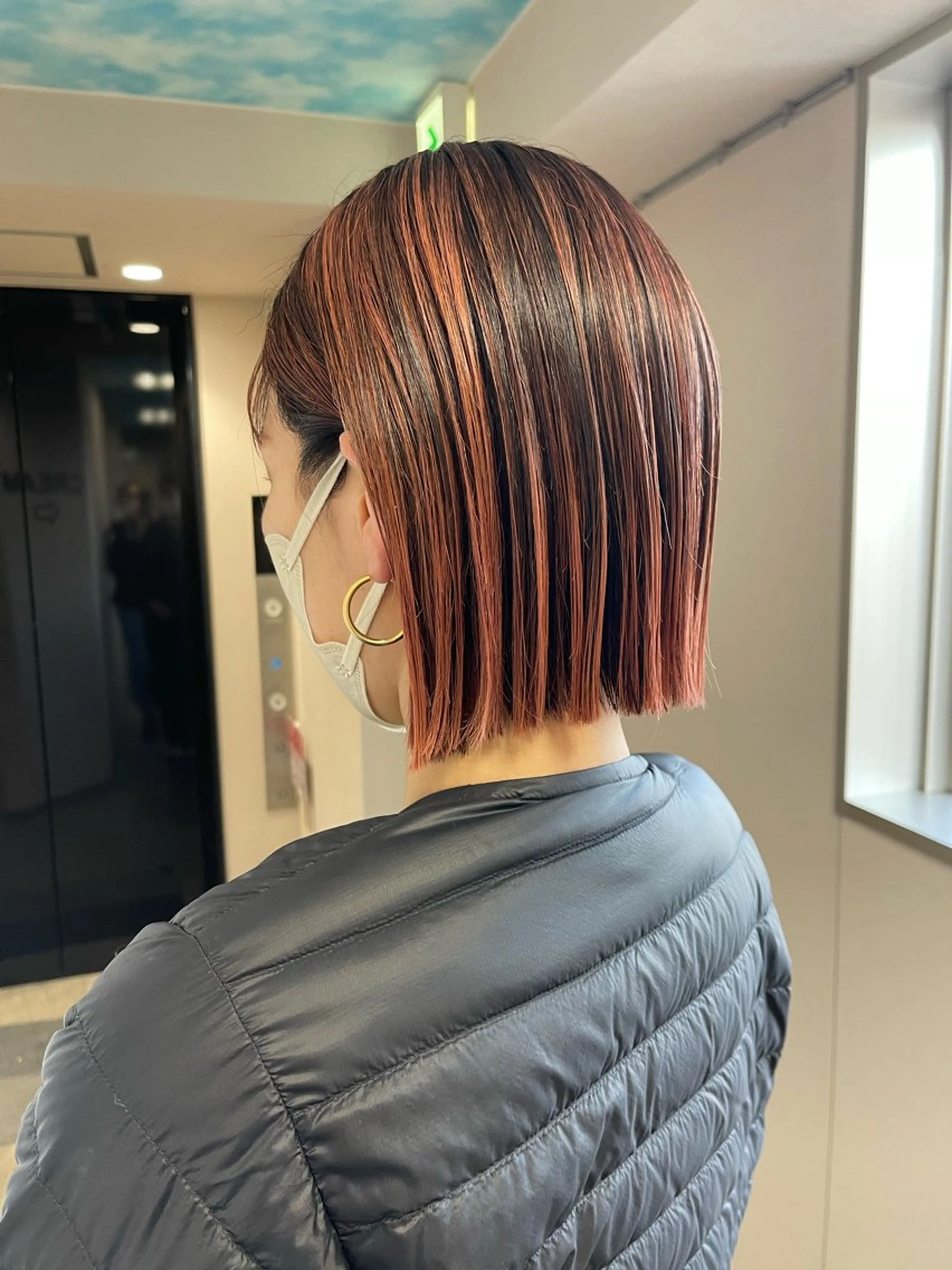 ショート カラー 切りっぱなしボブ オレンジ ボブ 韓国風ヘア ヘアカラー 松井那津子 /ハイライトブリーチのヘアスタイル