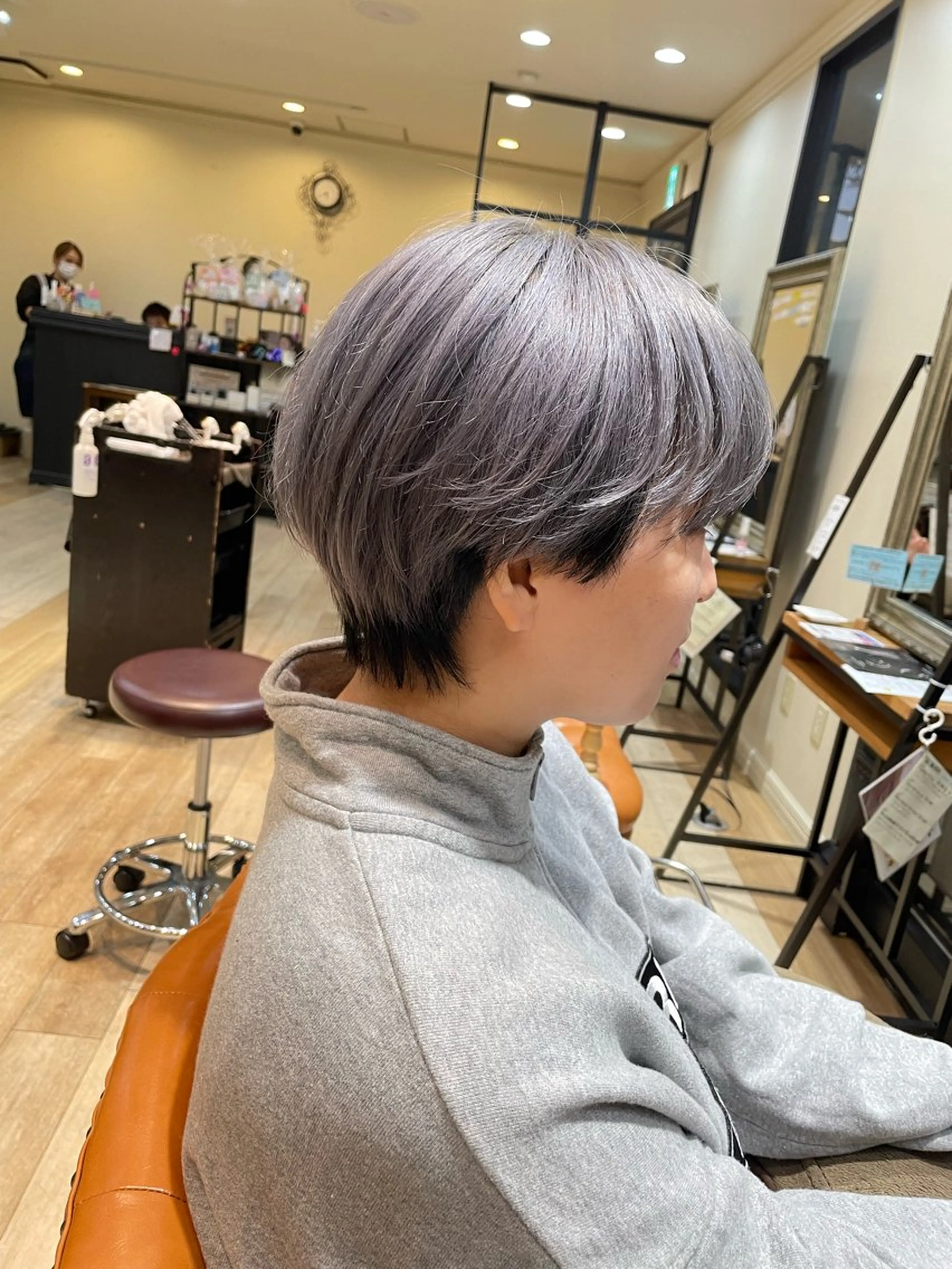 ショート カラー 松尾 遥花のヘアスタイル
