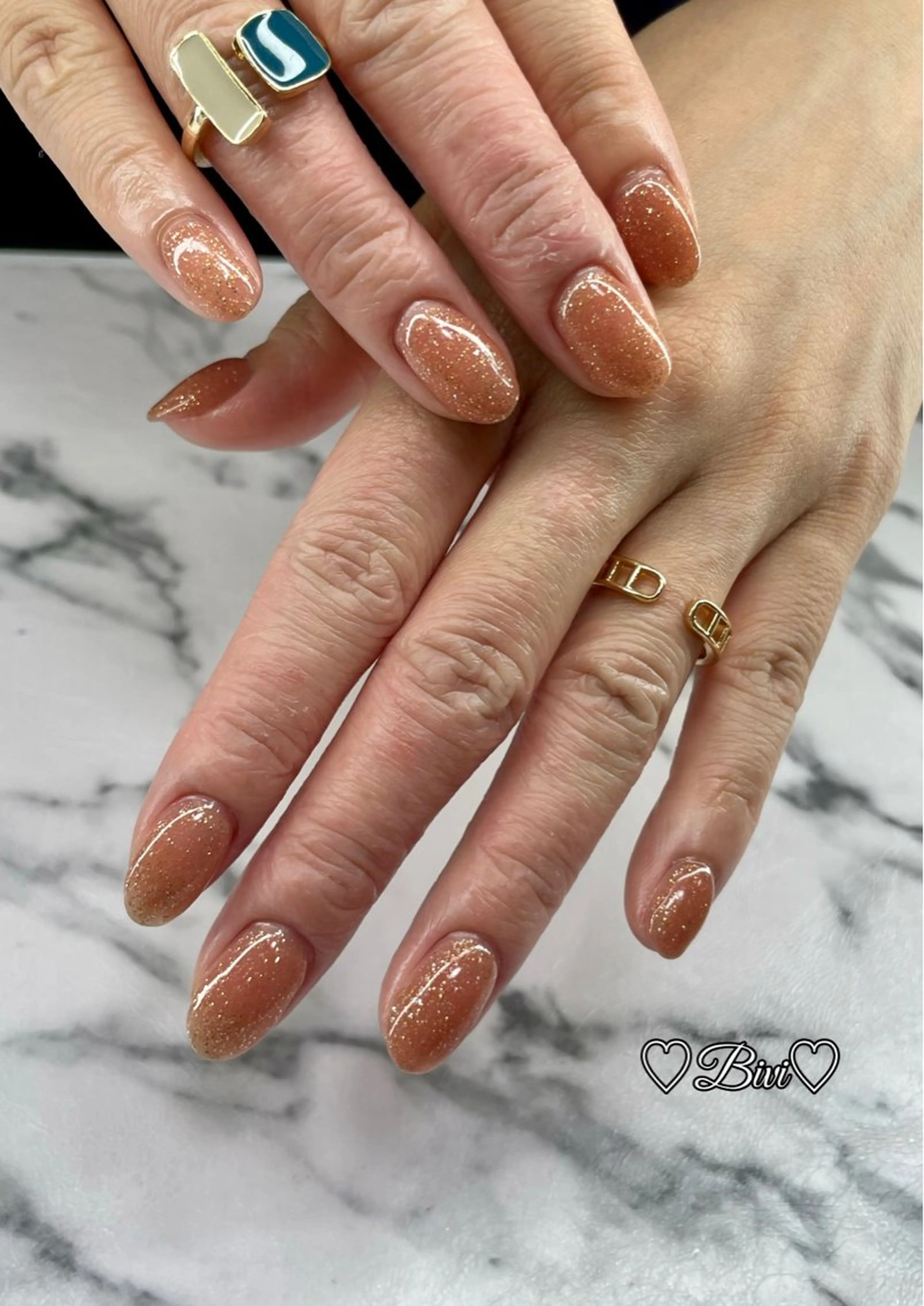 ネイル アートネイル フラッシュネイル ラメ(グリッター) シルバー スクエアネイル ♡Bivi♡自爪に 優しいネイルサロンのネイルデザイン