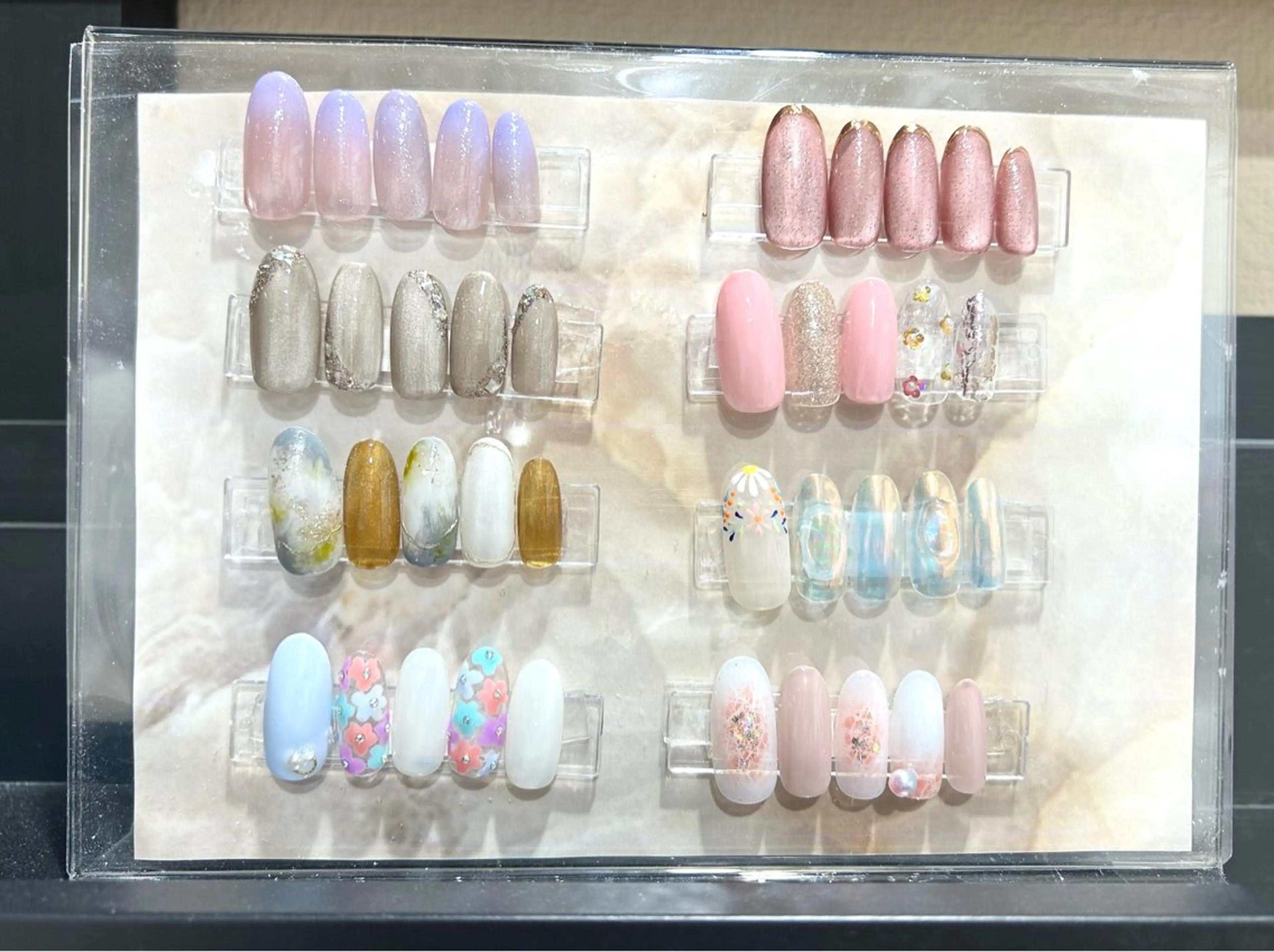 4月限定!!4月のサンプルチップから選べるメニュー💅の写真