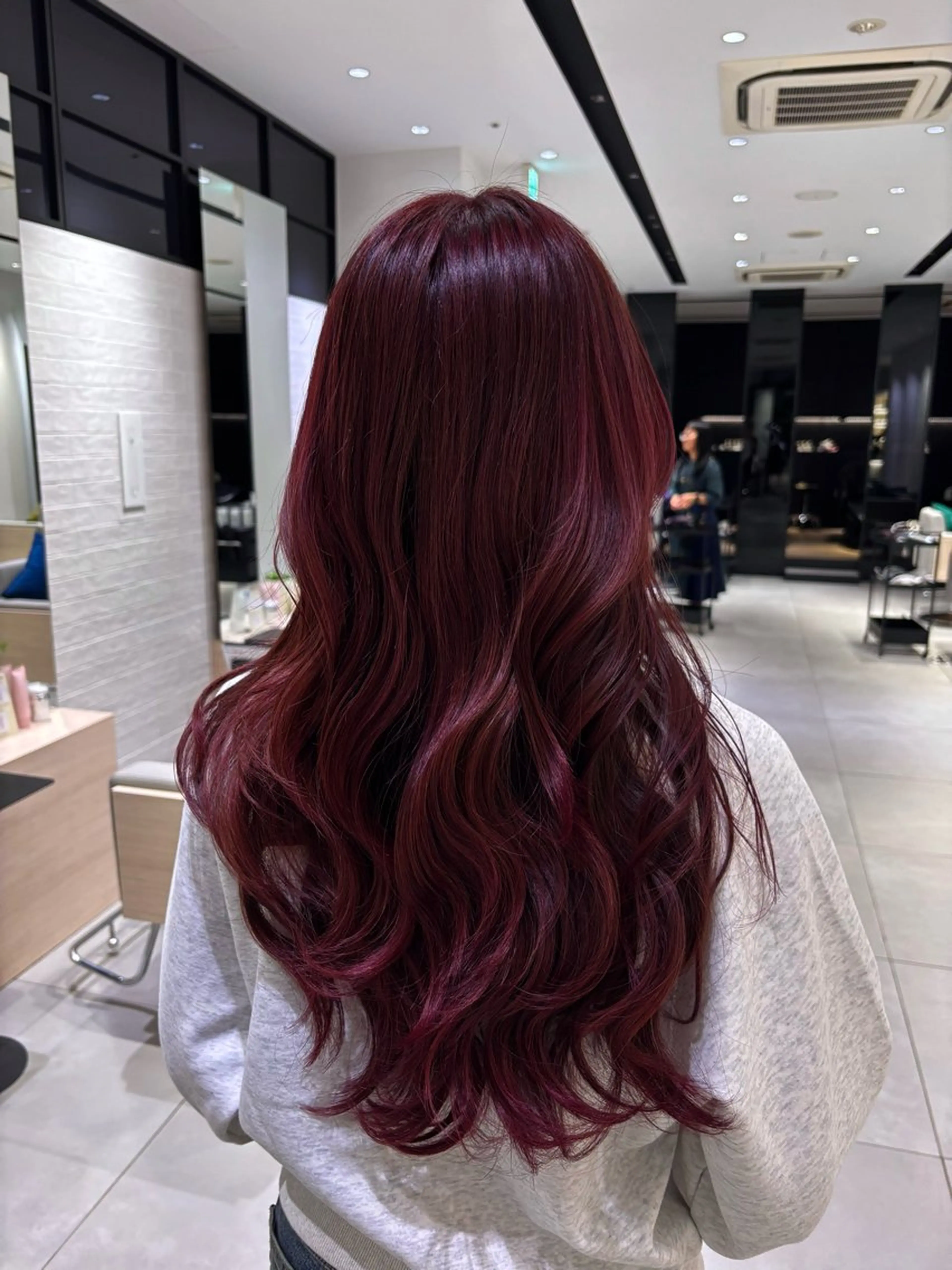 ロング カラー レッドカラー ヘアカラー 銀座/韓国レイヤー/ 艶カラー🍓原田侑依のヘアスタイル