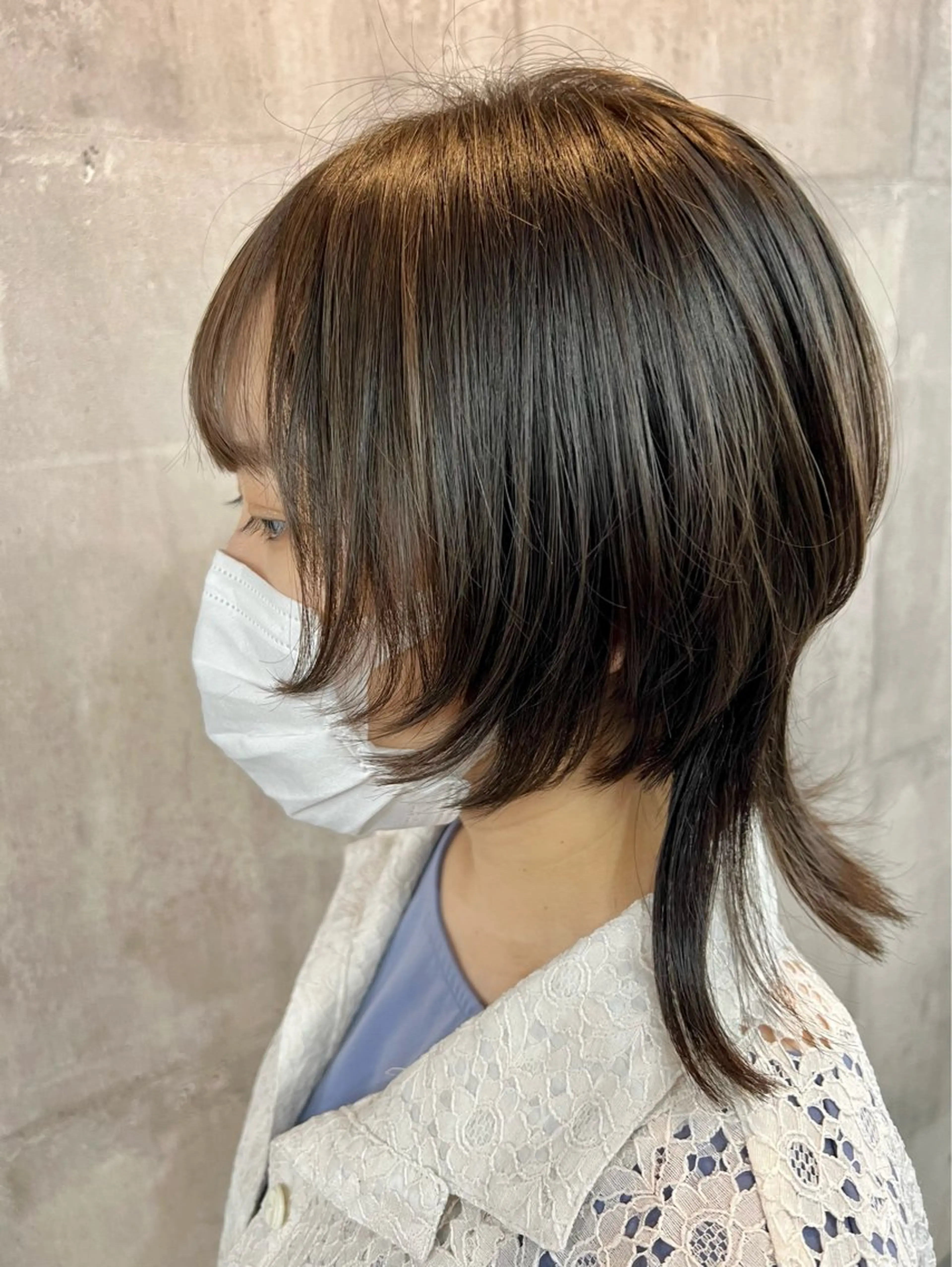 ミディアム ウルフカット 興津/韓国レイヤー ダブルカラー美髪縮毛のヘアスタイル