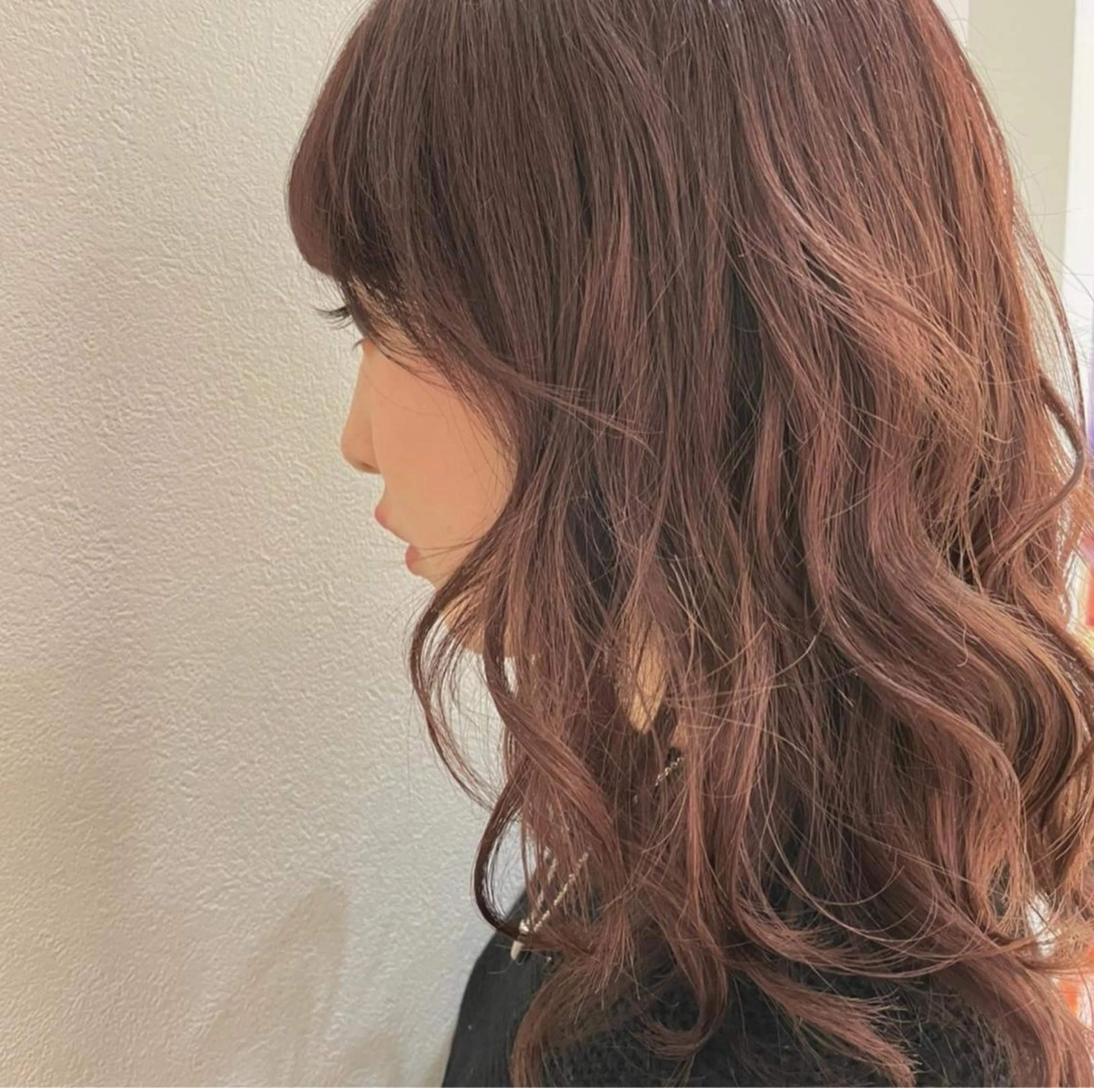 カラー 渡部凌我 小顔ウルフ ハイトーンカラーのヘアスタイル