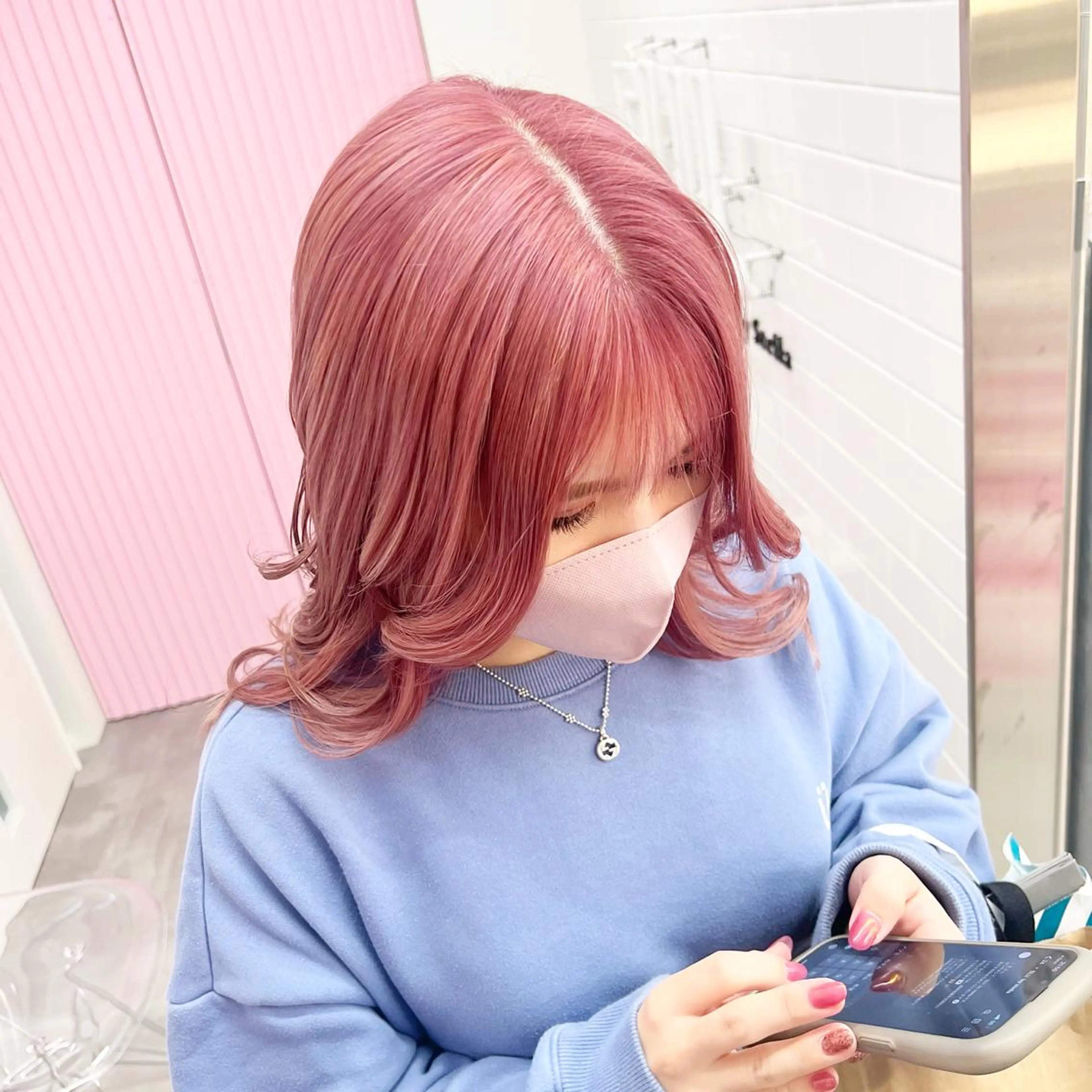 セミロング カラー ELU.☁️ ARIのヘアスタイル