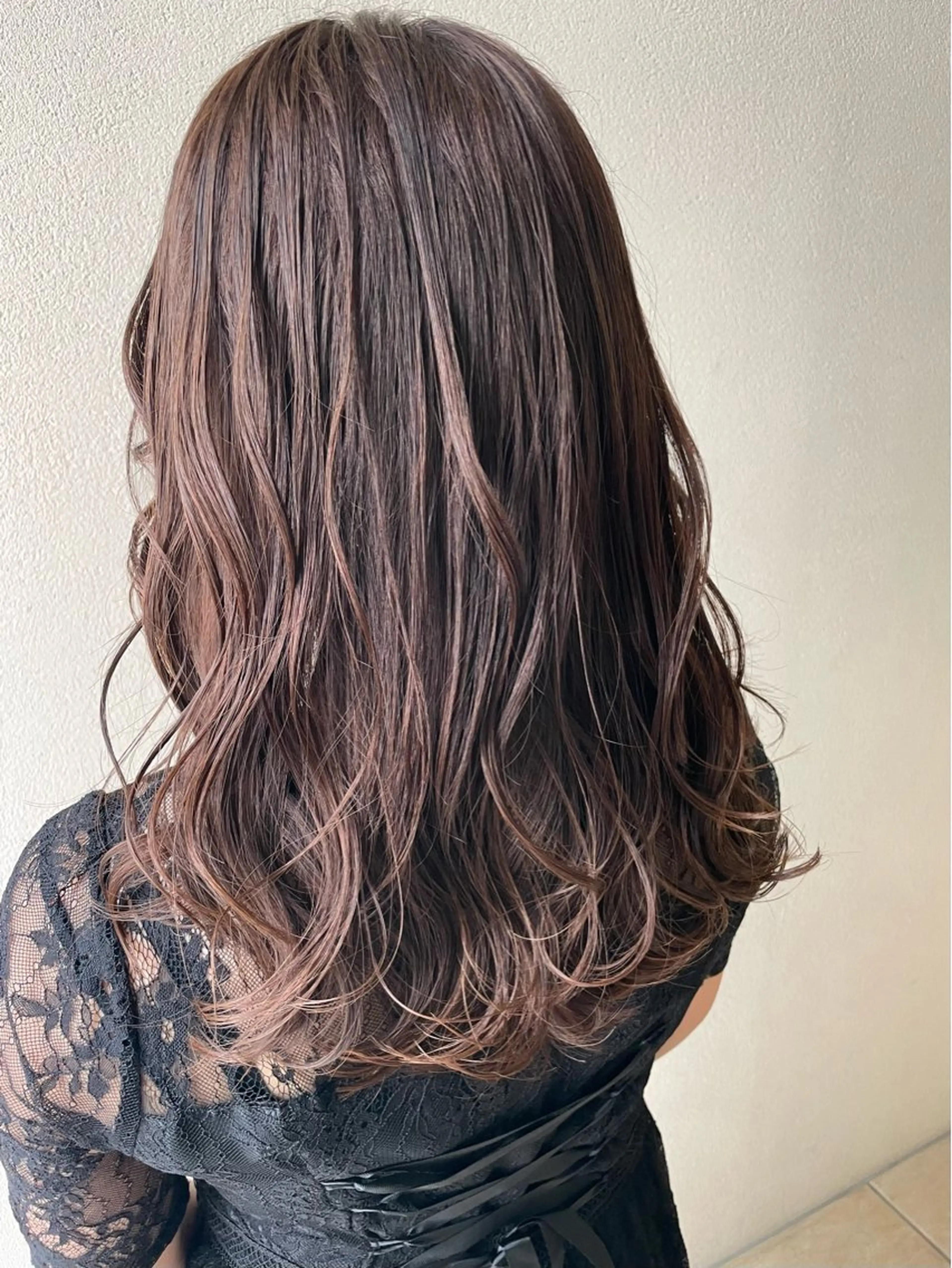 ロング カラー アッシュ ベージュカラー レイヤーカット ロング 沢田 瞳のヘアスタイル