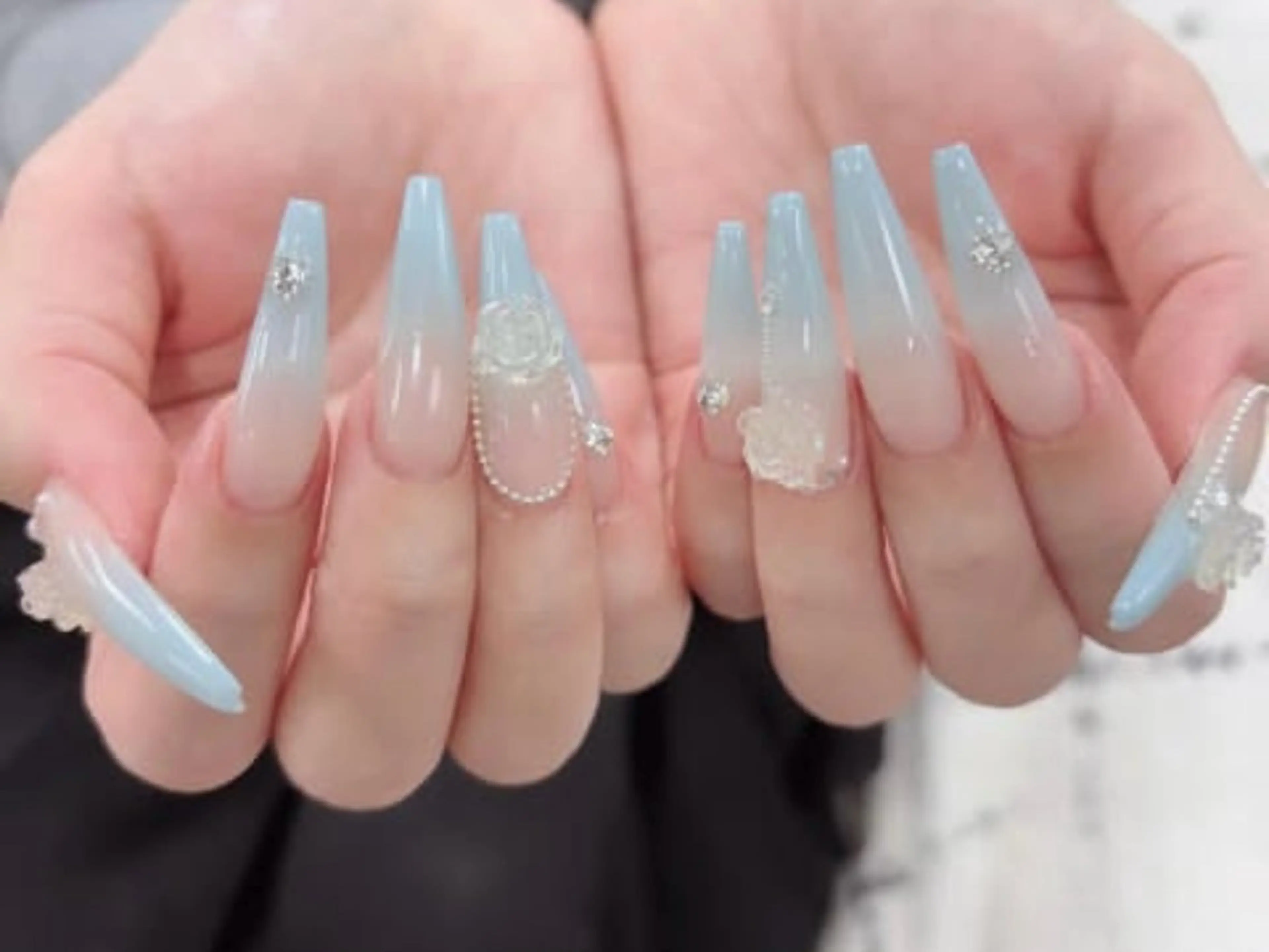 メンズ ネイル アートネイル フレンチネイル ジェルネイル キラキラネイル パラジェル ハンドネイル Bloom スカルプ専門店のネイルデザイン