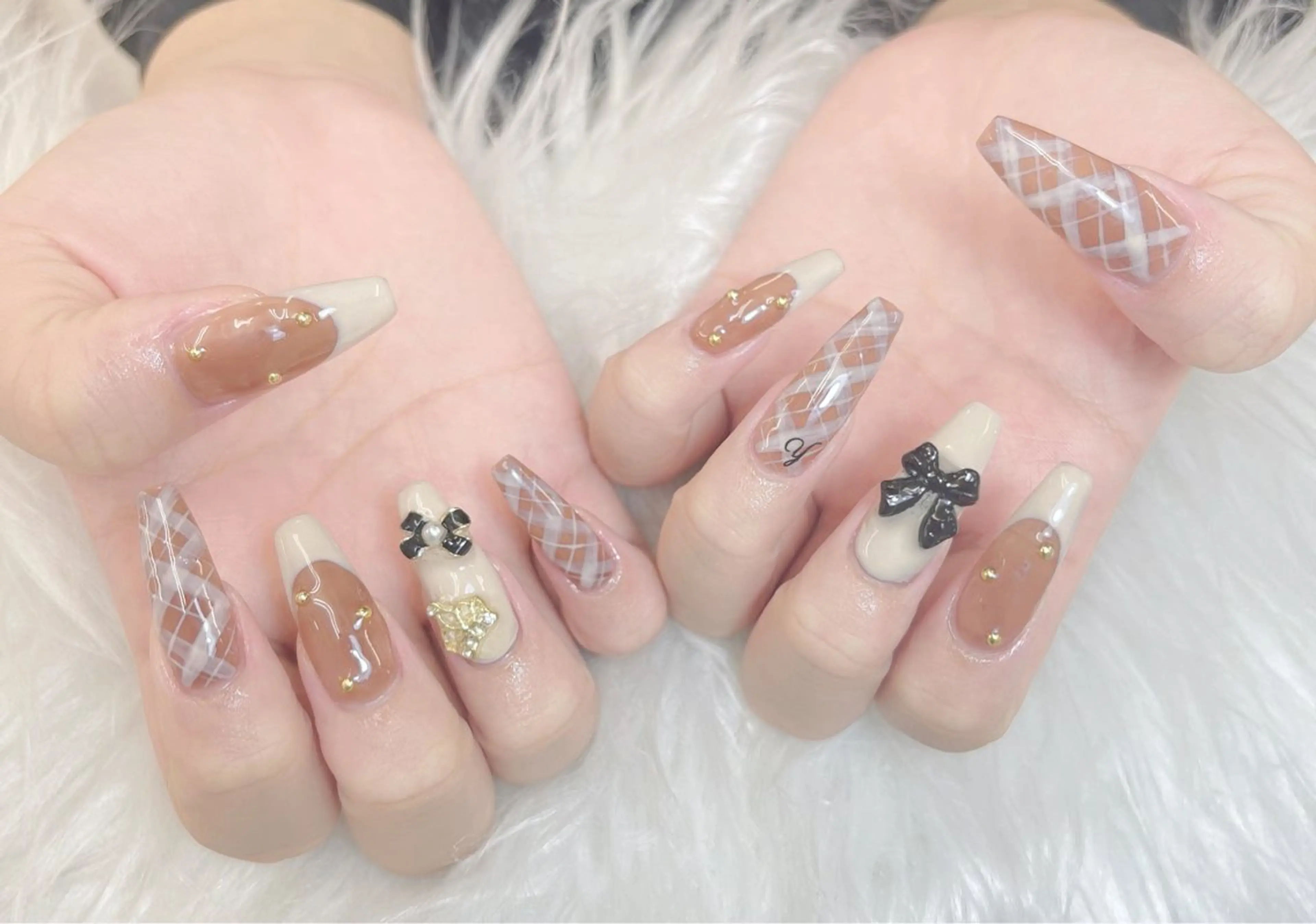 ネイル オーロラネイル クリアネイル フラッシュネイル ジェルネイル グラデーション ハンドネイル Amee Nail Salonのネイルデザイン