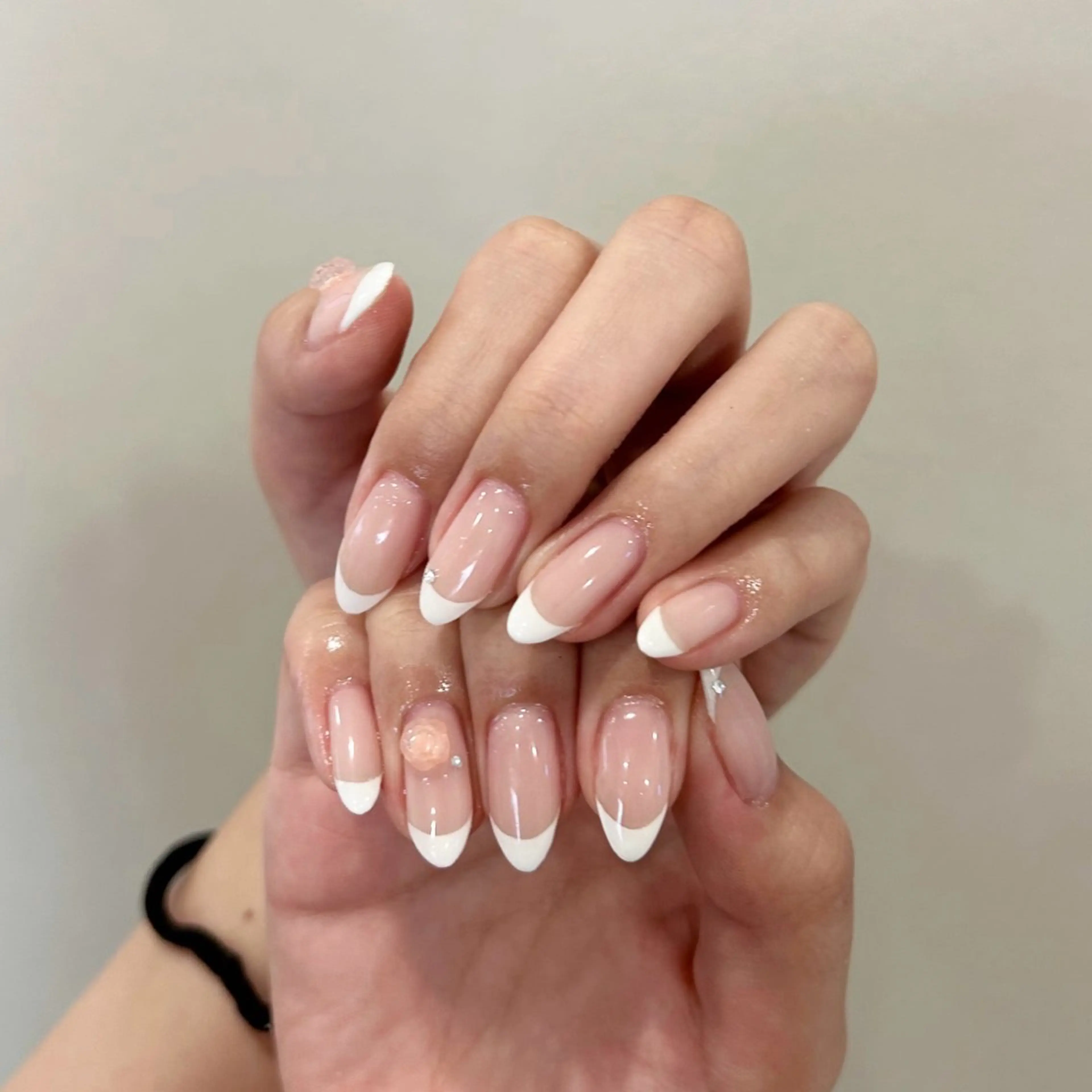 ネイル ストーンネイル 岡崎 佑香のネイルデザイン