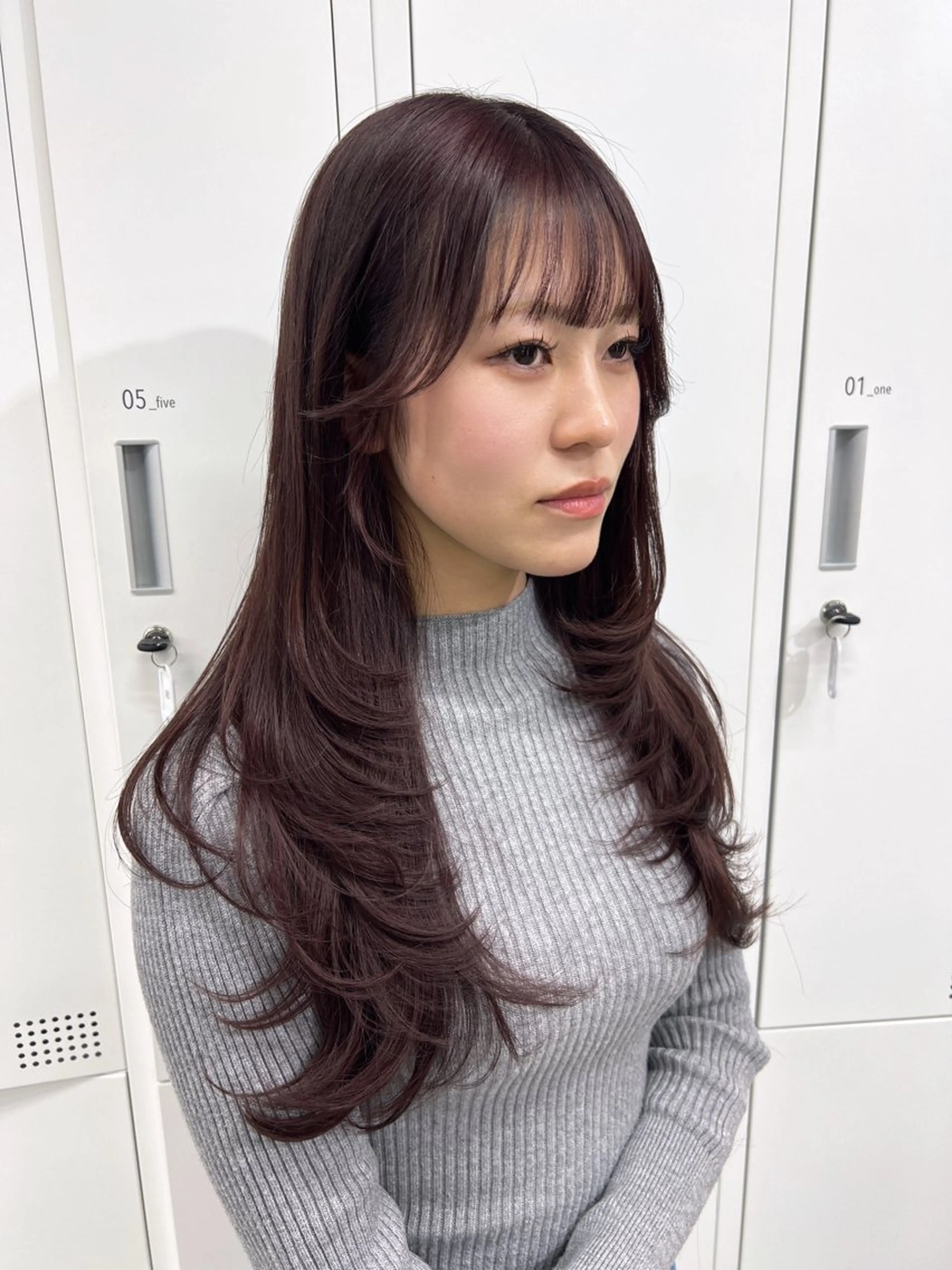 ロング カット ヘアカラー トリートメント maya レイヤーカットのヘアスタイル