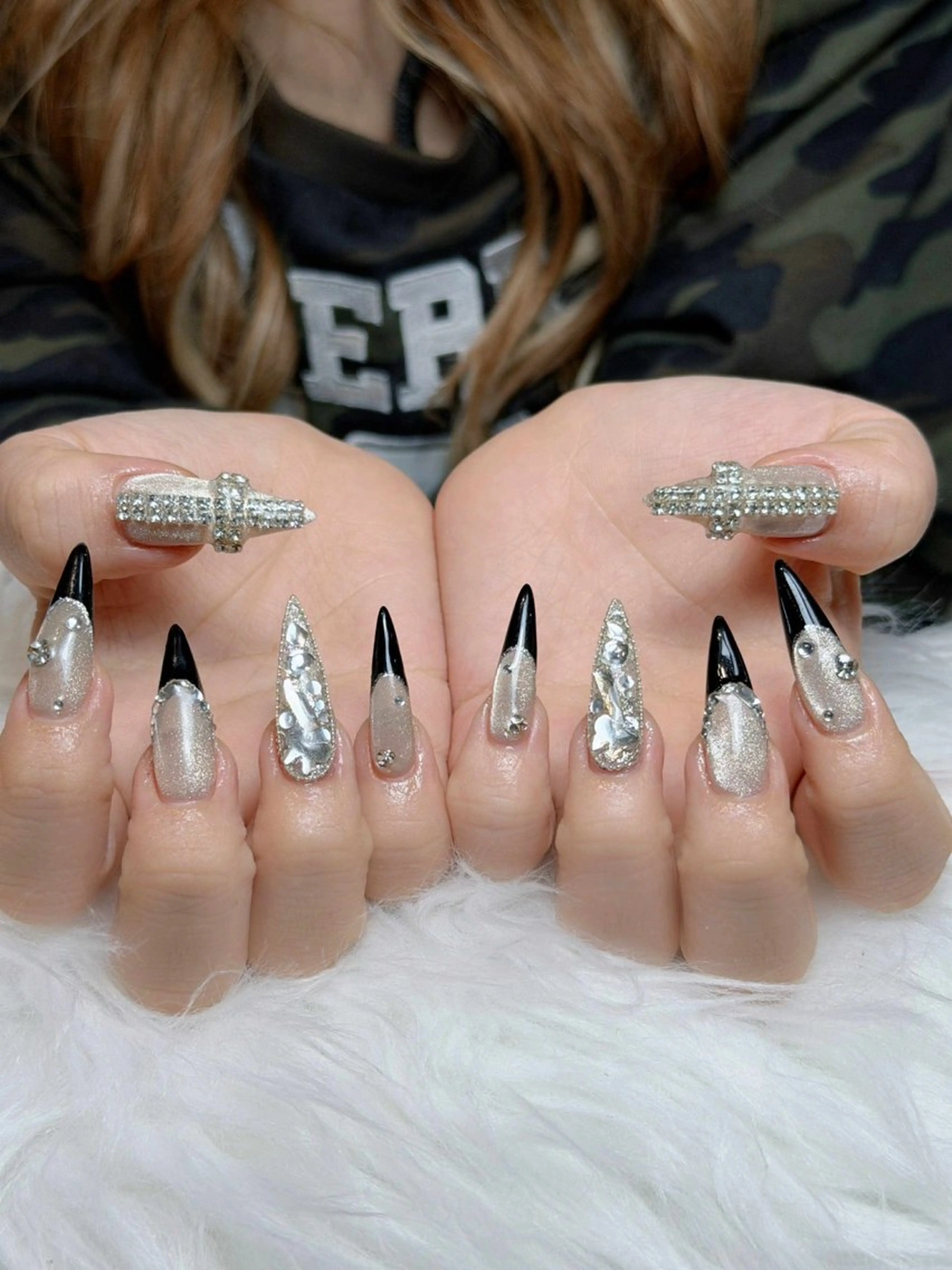 ネイル オーロラネイル ボルドー ブラウン 氷ネイル・うるうるネイル キラキラネイル ハンドネイル Julli NailStudioのネイルデザイン