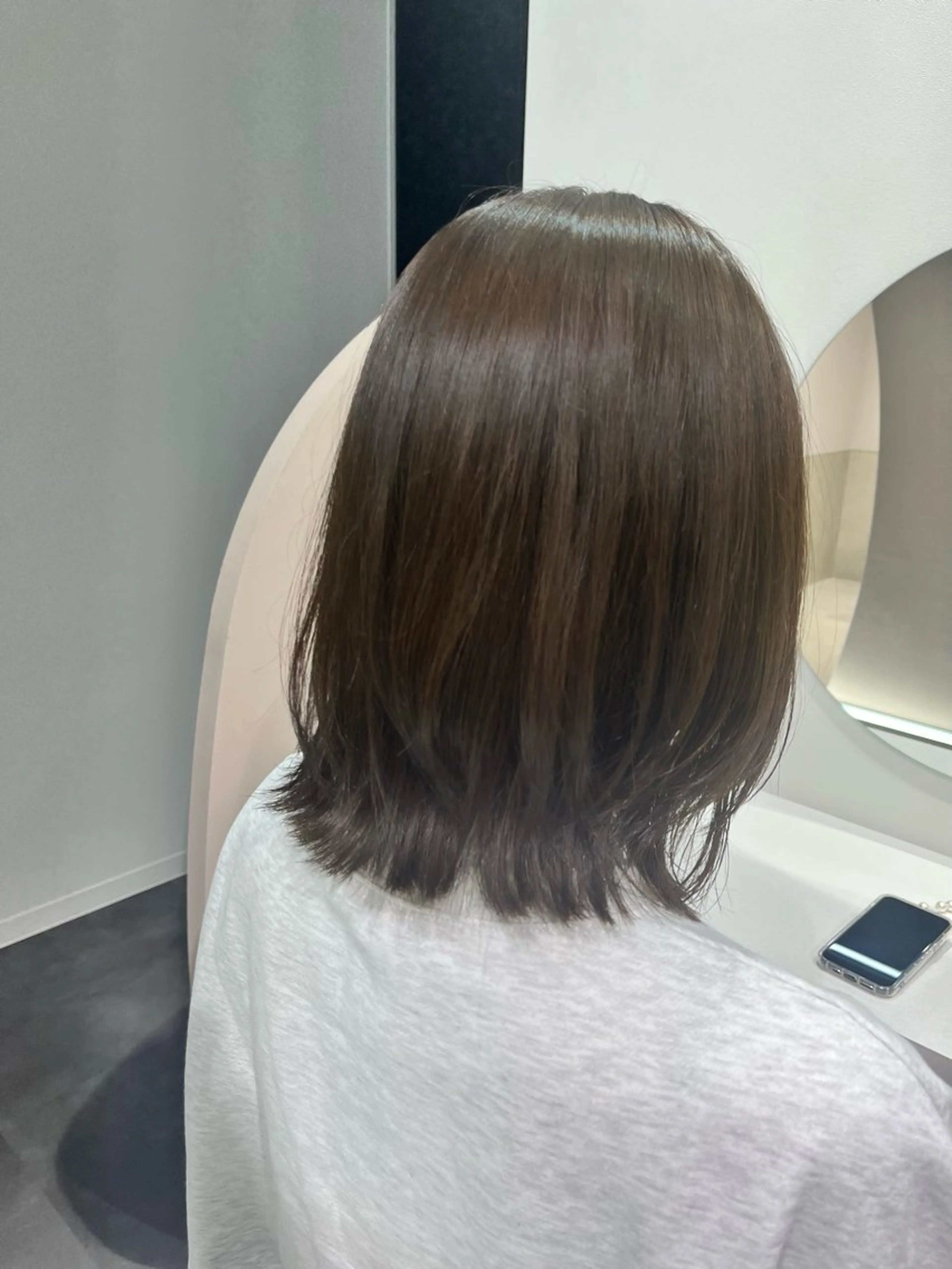 ミディアム カラー ブリーチ グレージュ ブリーチなしカラー 🫧こおりやま なつみ🫧のヘアスタイル