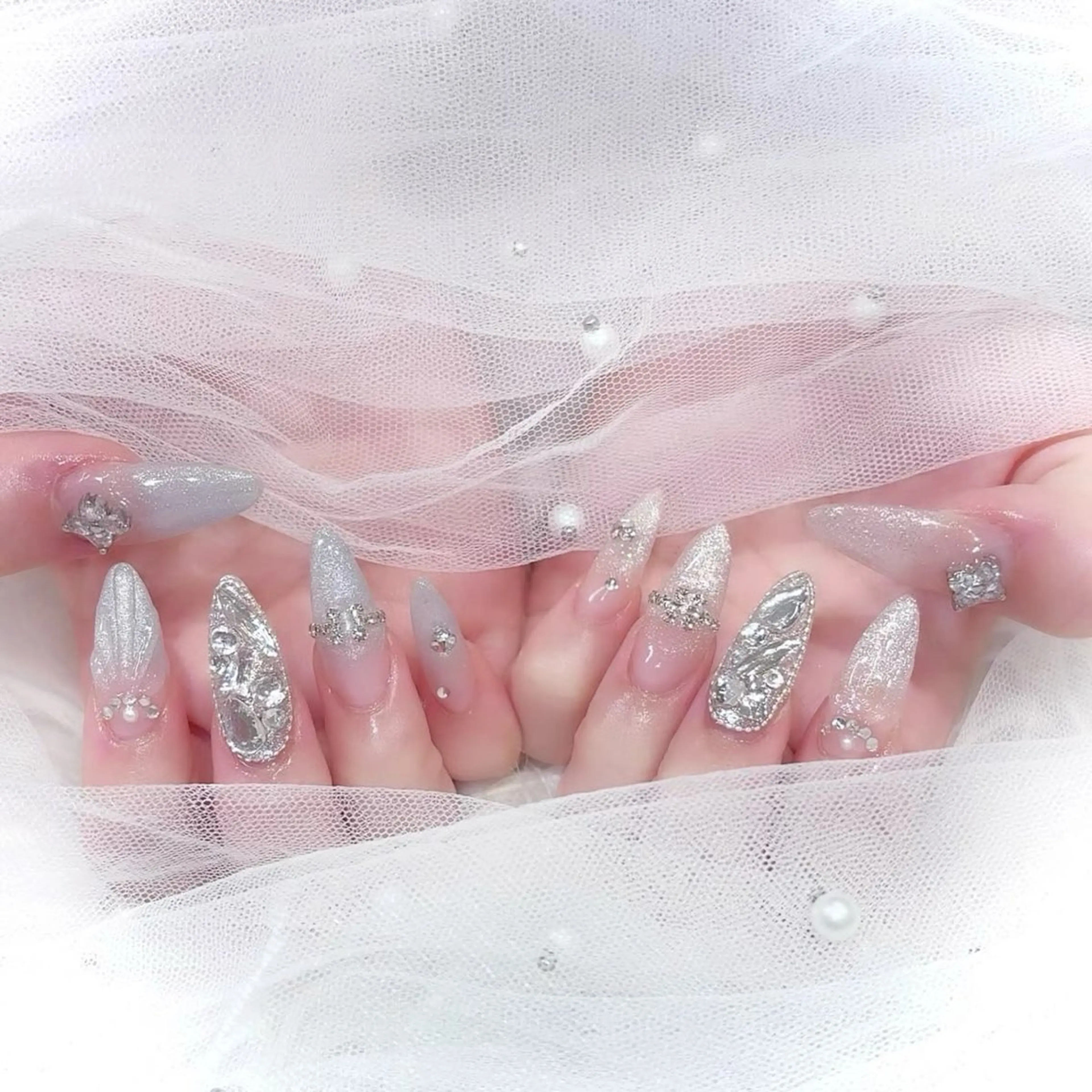 カラー グラデーションカラー ピンクカラー ハンドネイル AIN Nailのネイルデザイン