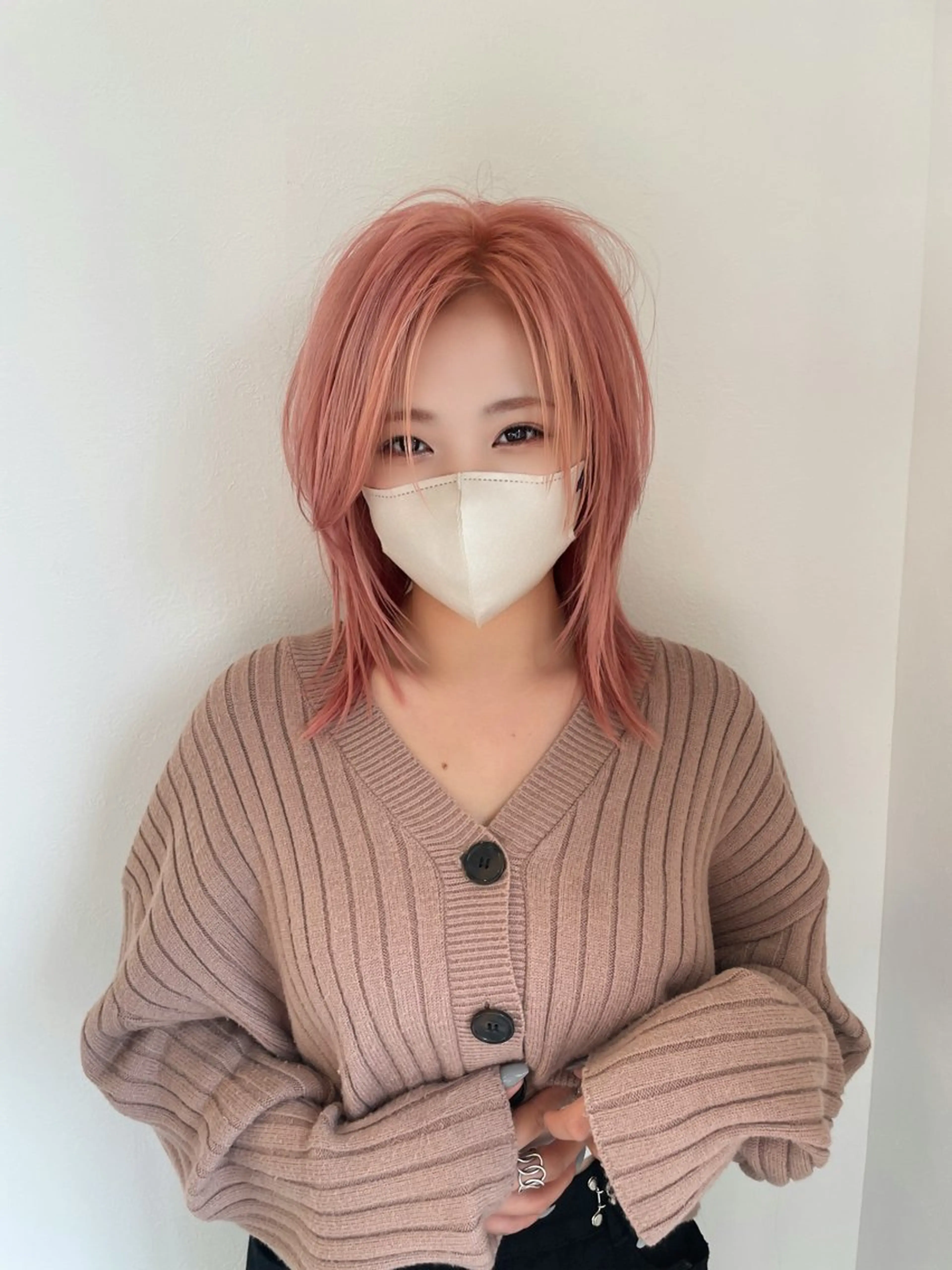 ミディアム カラー ミディアムレイヤー ベージュカラー ダブルカラー ピンクカラー ホワイトベージュ ヘアカラー トリートメント RIENS♡xrea 山本優舞のヘアスタイル