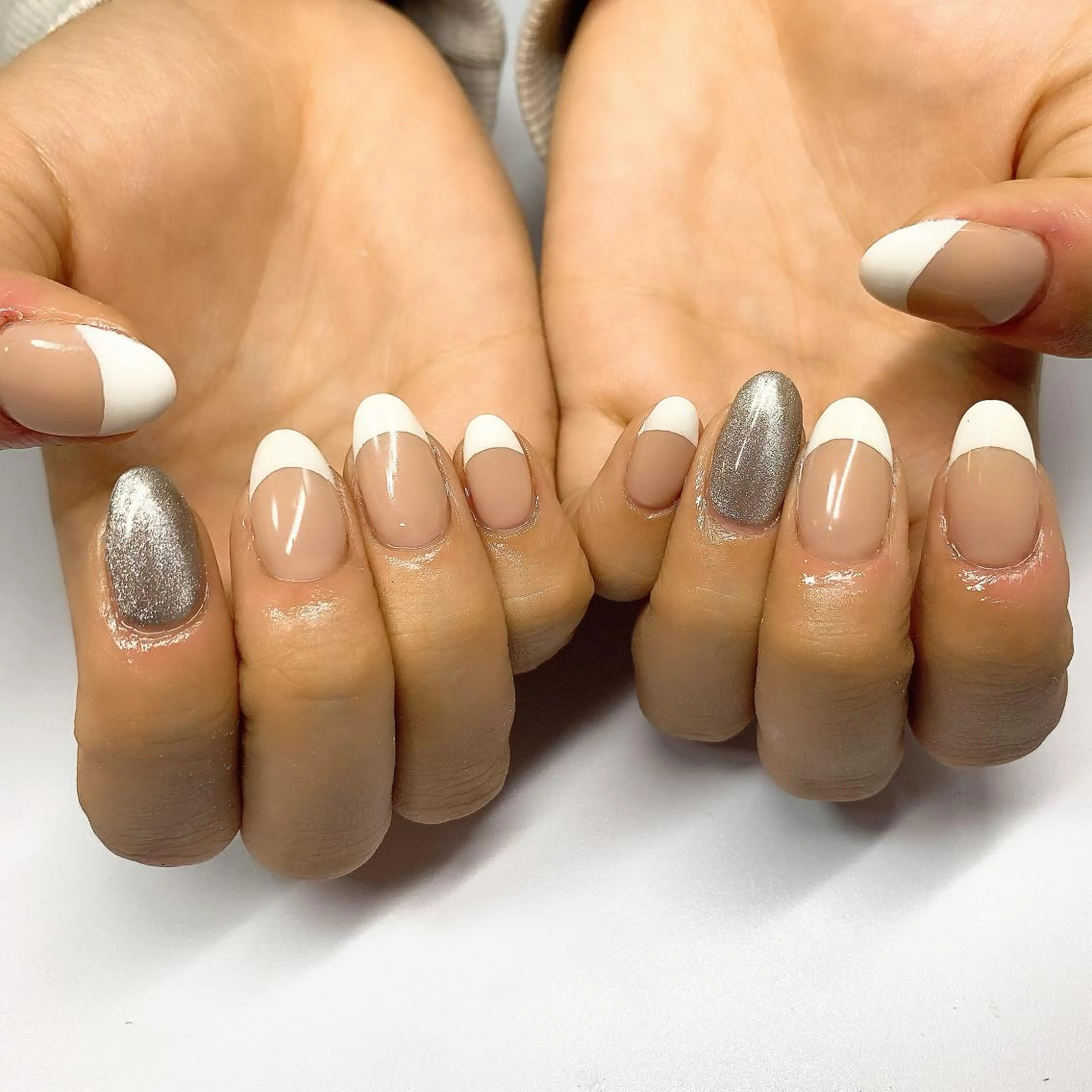 ネイル アートネイル フレンチネイル マグネットネイル vivi nailのネイルデザイン