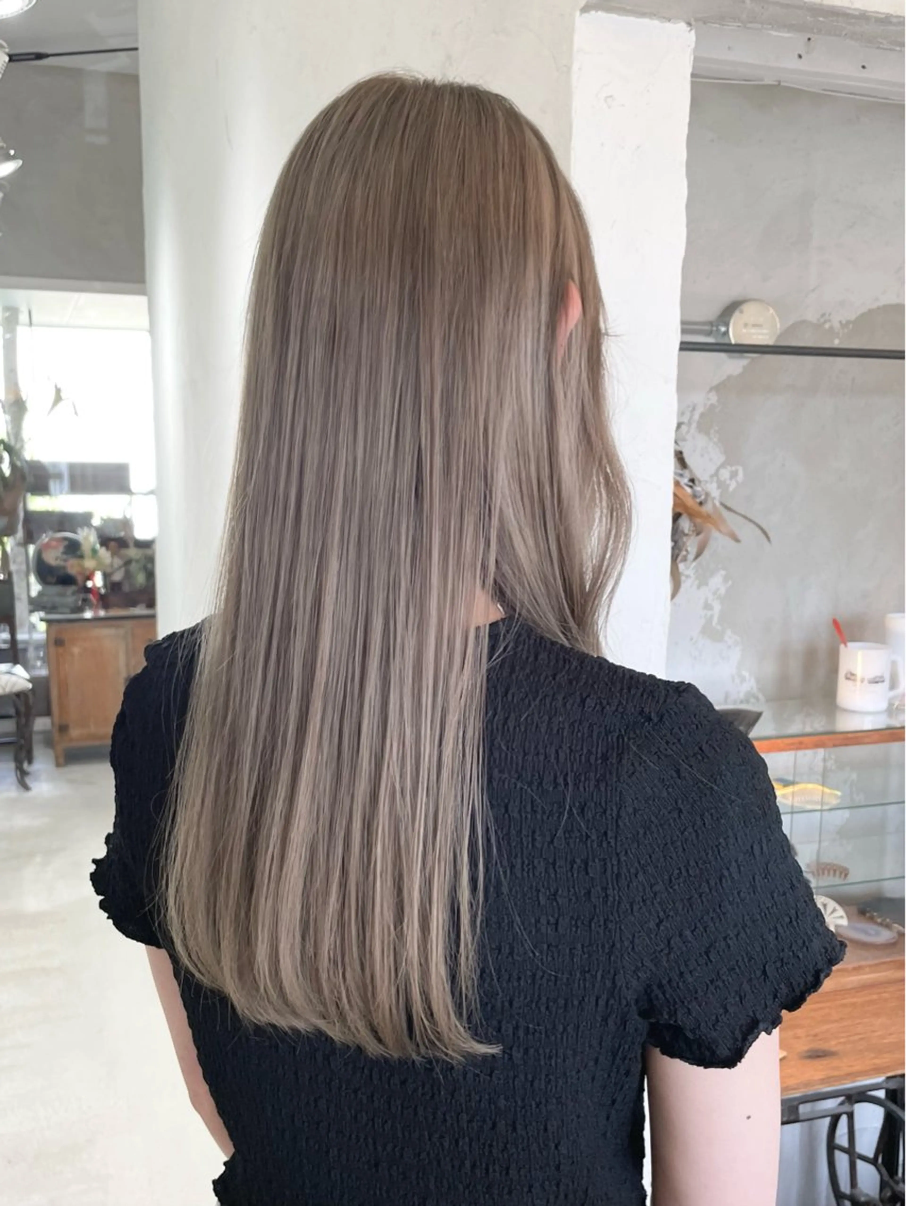 ロング カラー 岡田 恭明のヘアスタイル