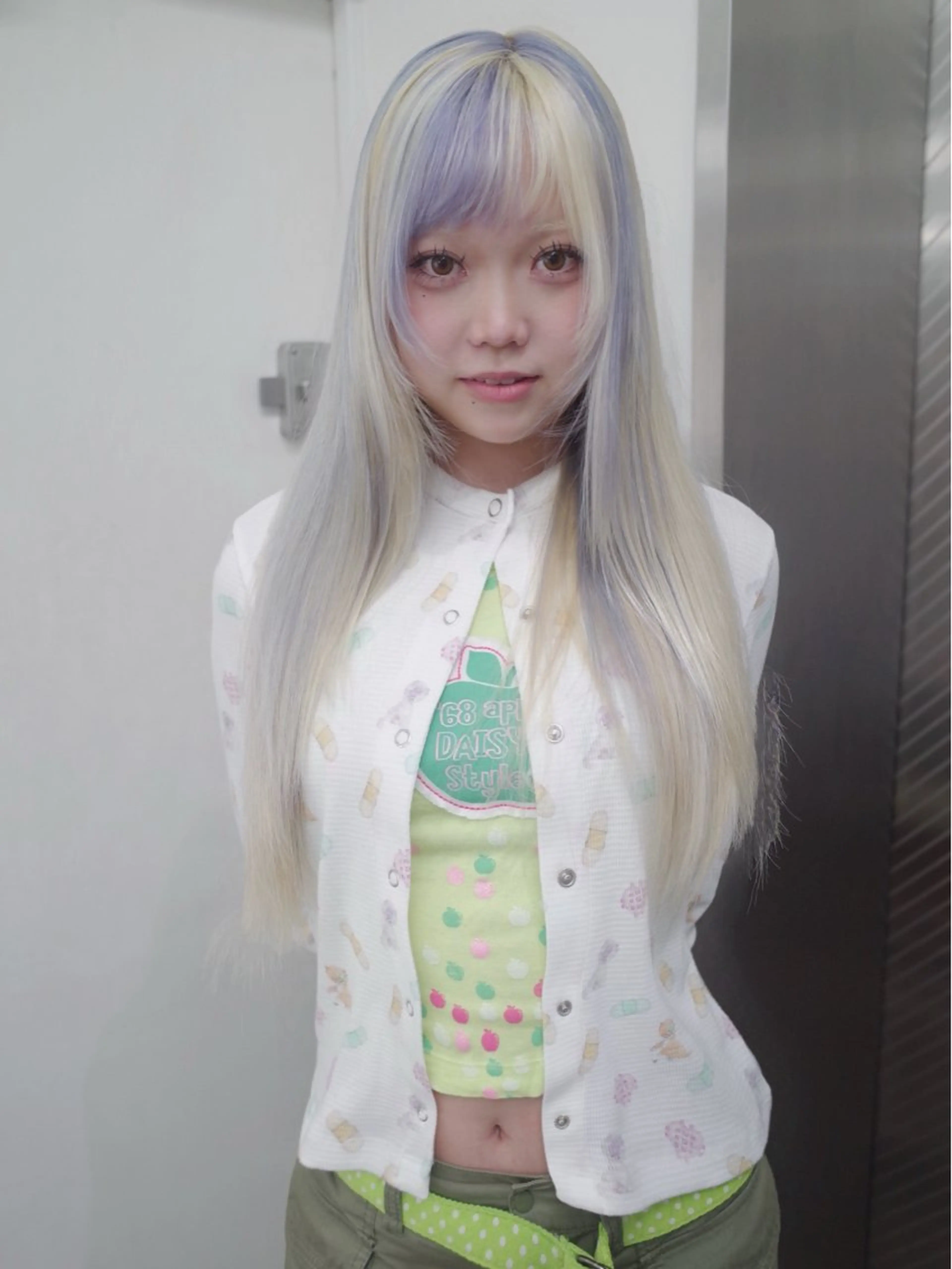 ロング カラー ブルーカラー IDE AYANEのヘアスタイル