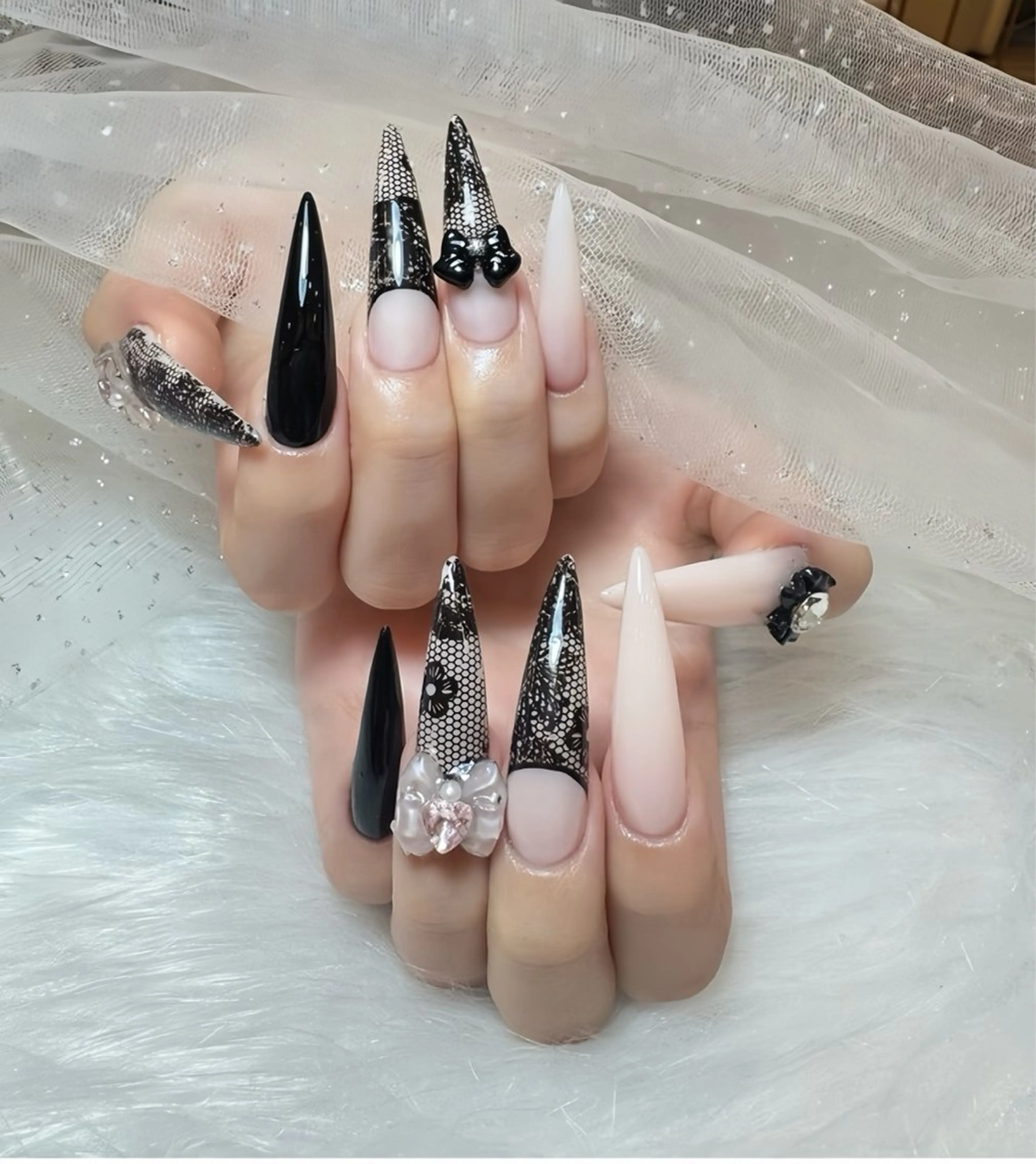 ネイル オーロラネイル チークネイル 桜ネイル クリアネイル ドット ハンドネイル Rin Nail 新大久保店のネイルデザイン