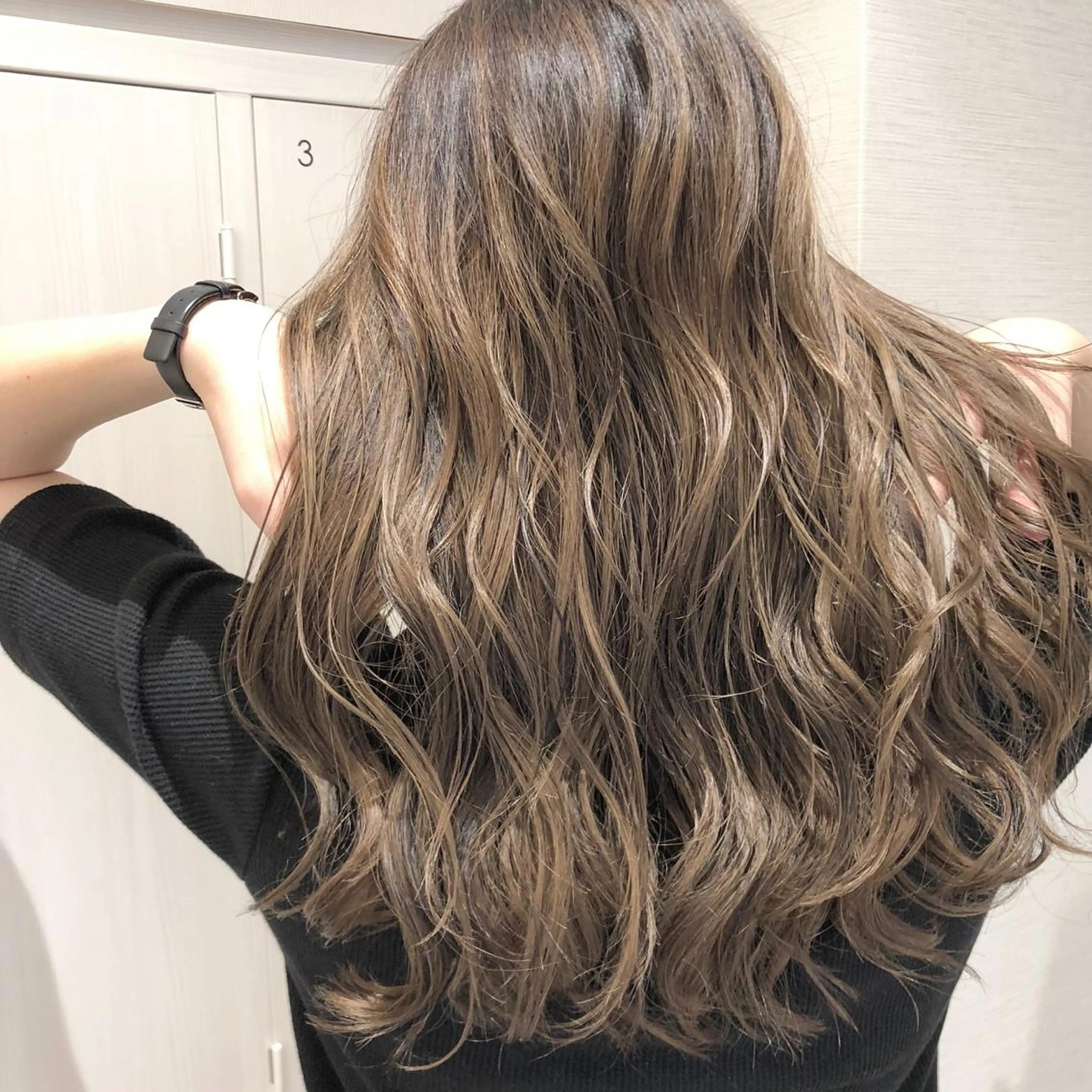 カラー 三鷹で1番ショート ボブをカットする新谷のヘアスタイル