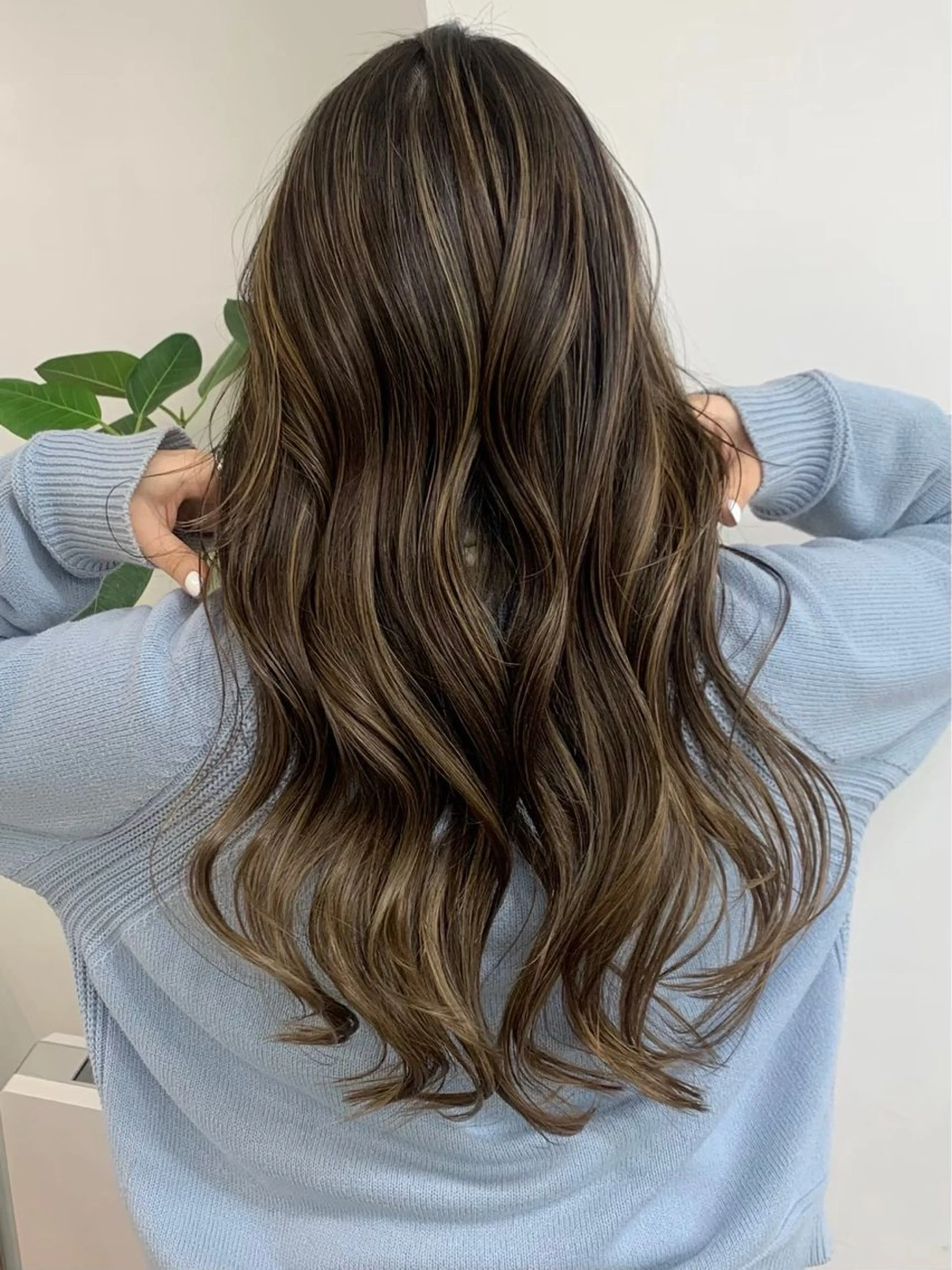 ロング カラー ⭐ハイトーンブリーチ ミルクティーピンクのヘアスタイル