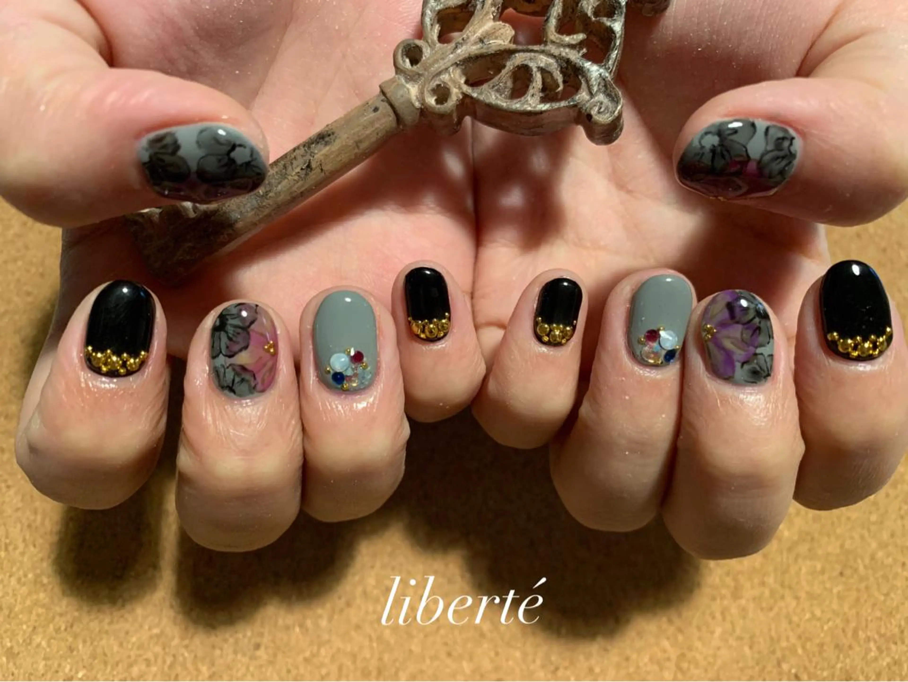 ネイル liberté (リベルテ)のネイルデザイン
