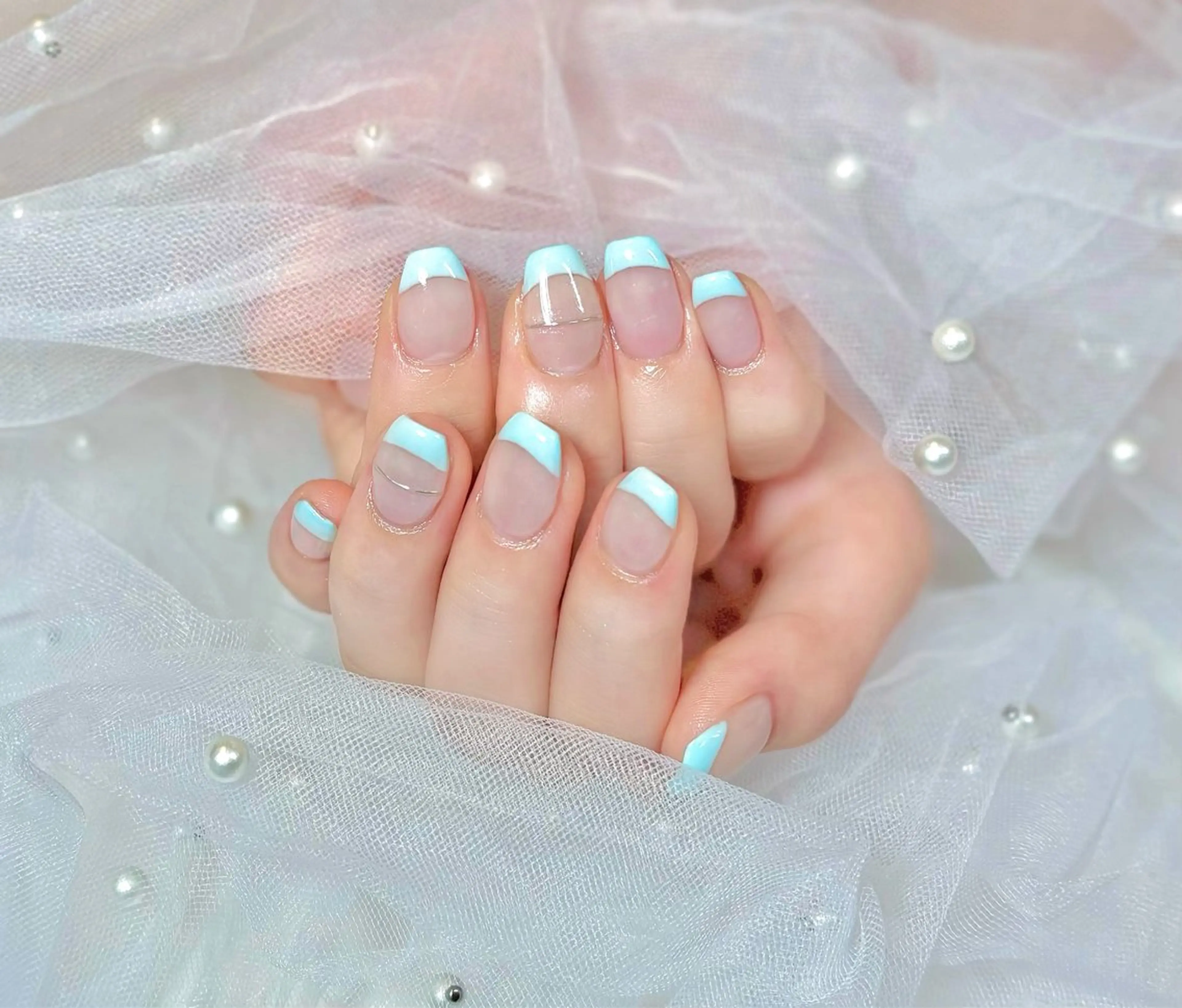 ネイル フレンチネイル 韓国ネイル 水色 ミラーネイル ワンカラーネイル 【chatnoir】 MIYUのネイルデザイン