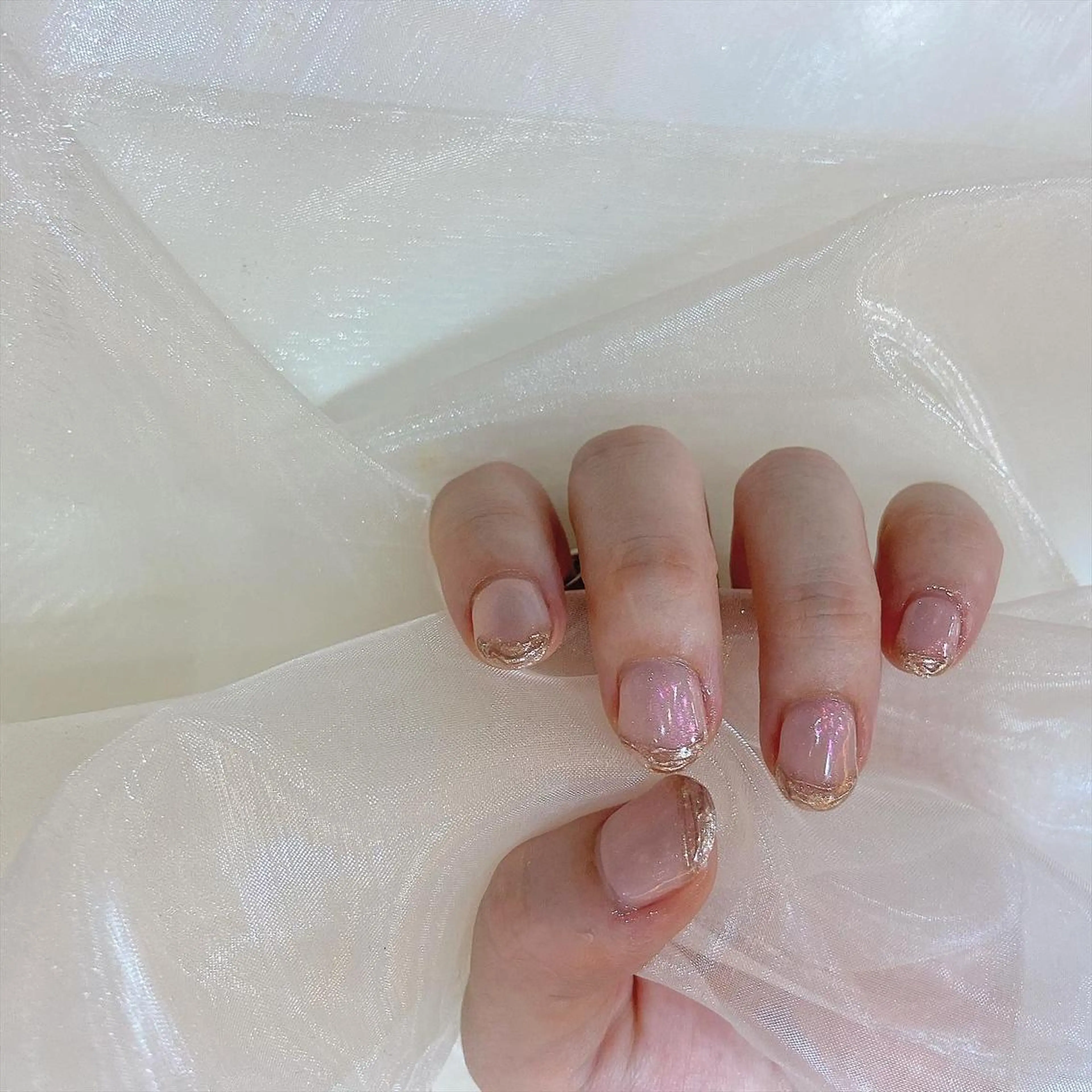 ネイル オーロラネイル フレンチネイル ミラーネイル ピンク . .のネイルデザイン