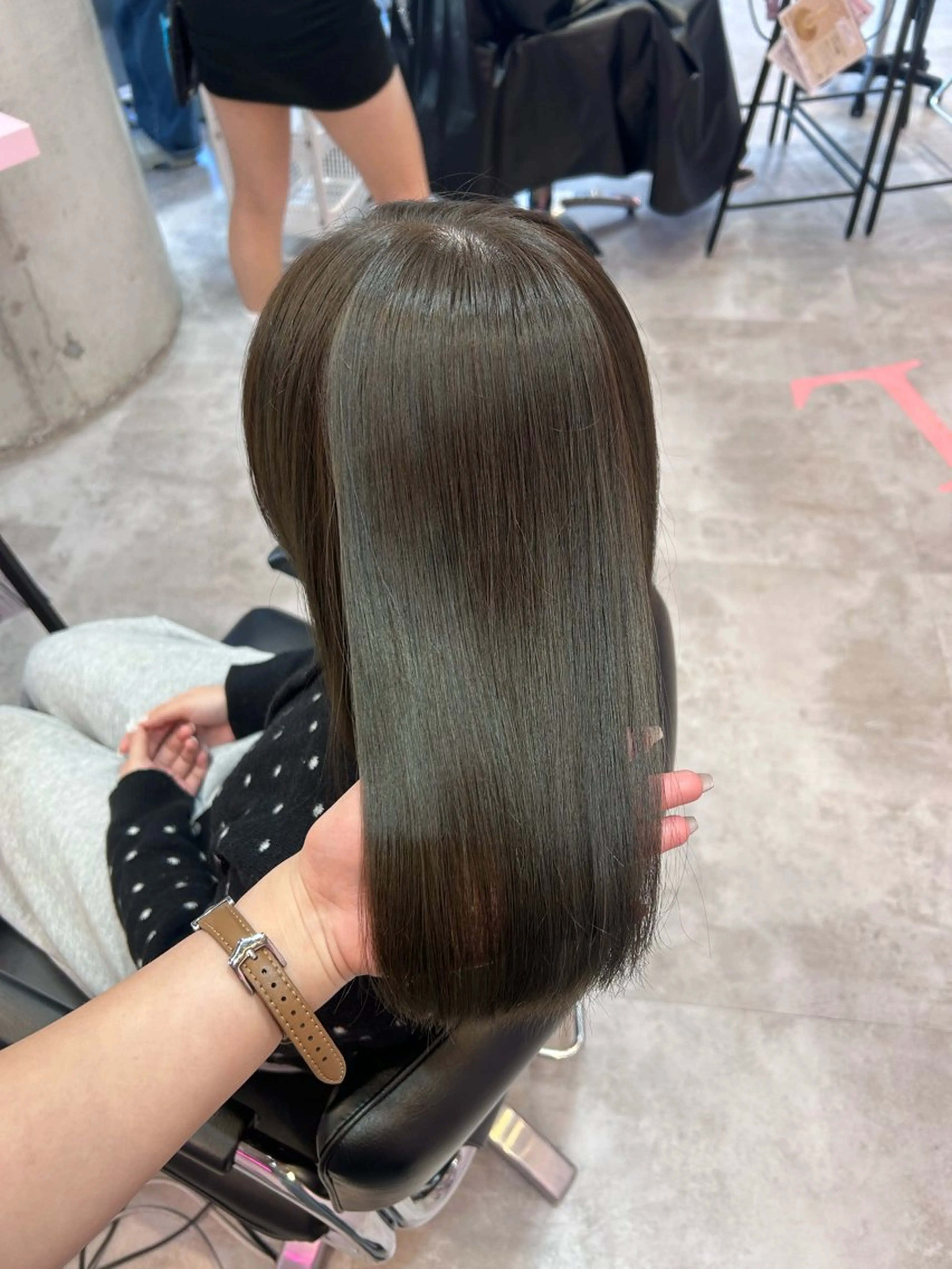 ロング カラー 透明感カラー グレージュ オリーブグレージュ オリーブグレー 🐰🎀艶髪特化 yuzuka🎀🐰のヘアスタイル