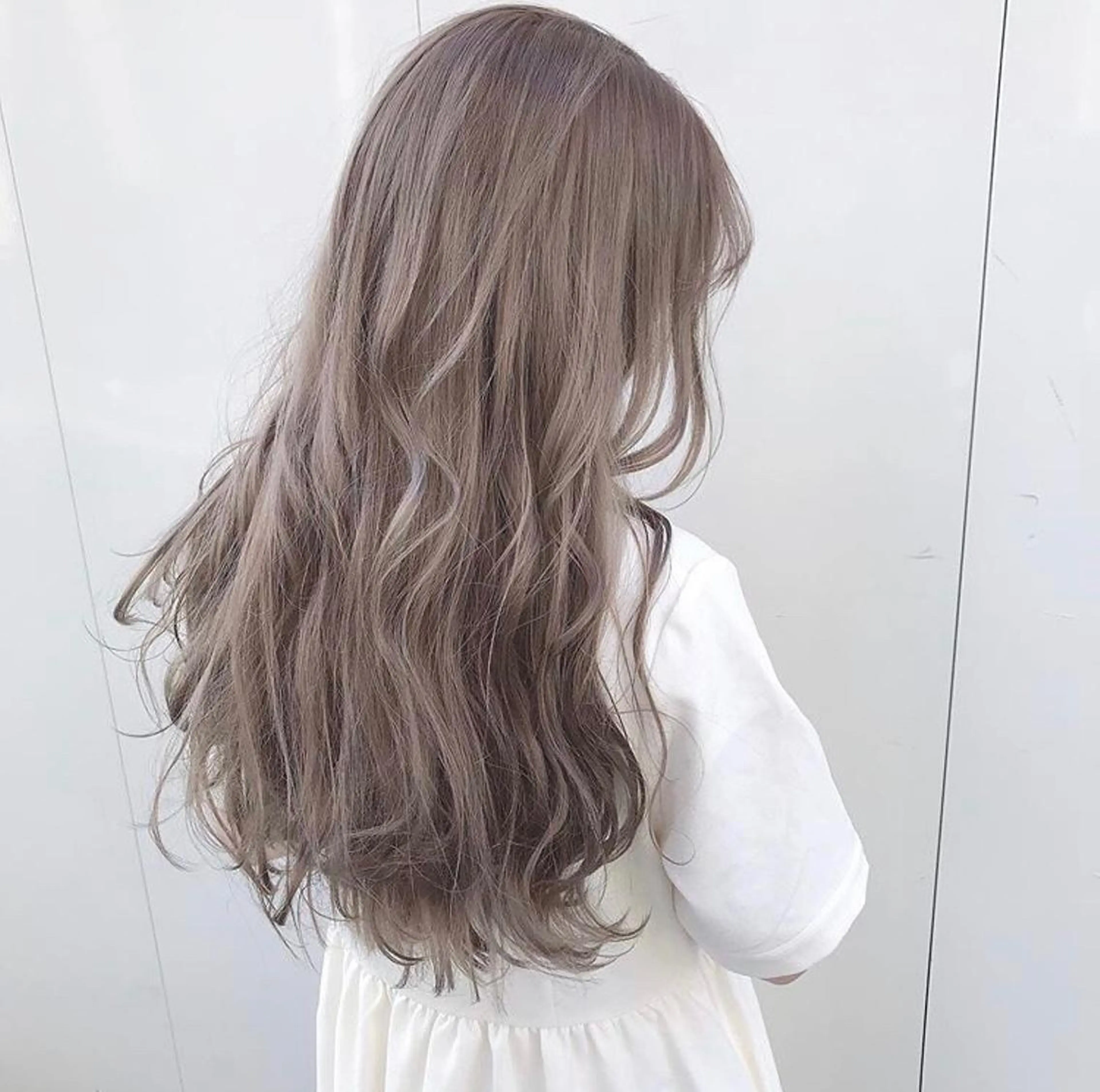 ロング カラー ベージュカラー ミルクティーベージュ 髪質改善/ ツヤ髪カラー/高井のヘアスタイル