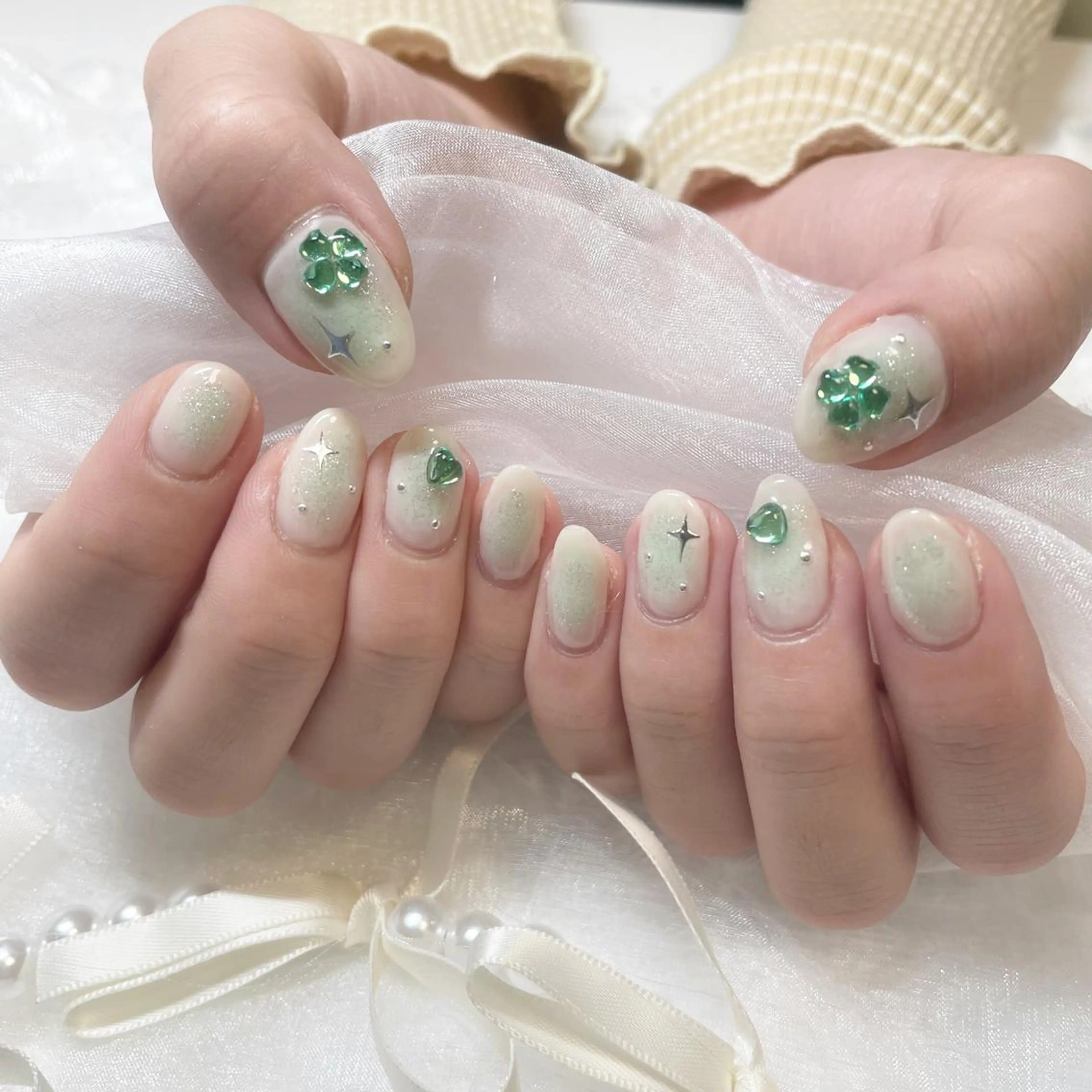 ネイル ジェルネイル 韓国ネイル 持ち込み ワンカラーネイル ワンホンネイル ハンドネイル fiore nail 🦋のネイルデザイン