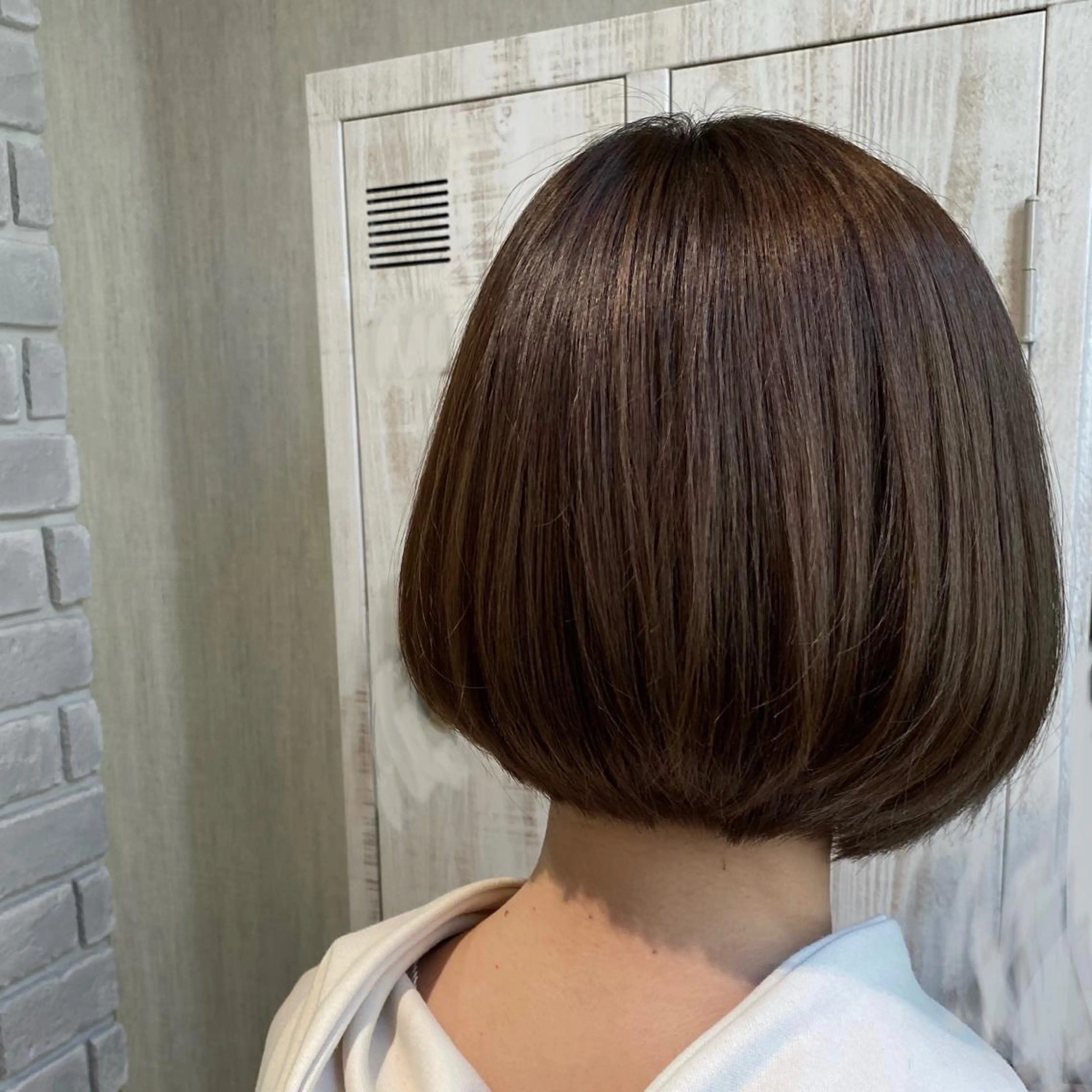 ショート カラー カット 縮毛矯正 🫧透け感⋆艶髪💎 山口アヤカのヘアスタイル