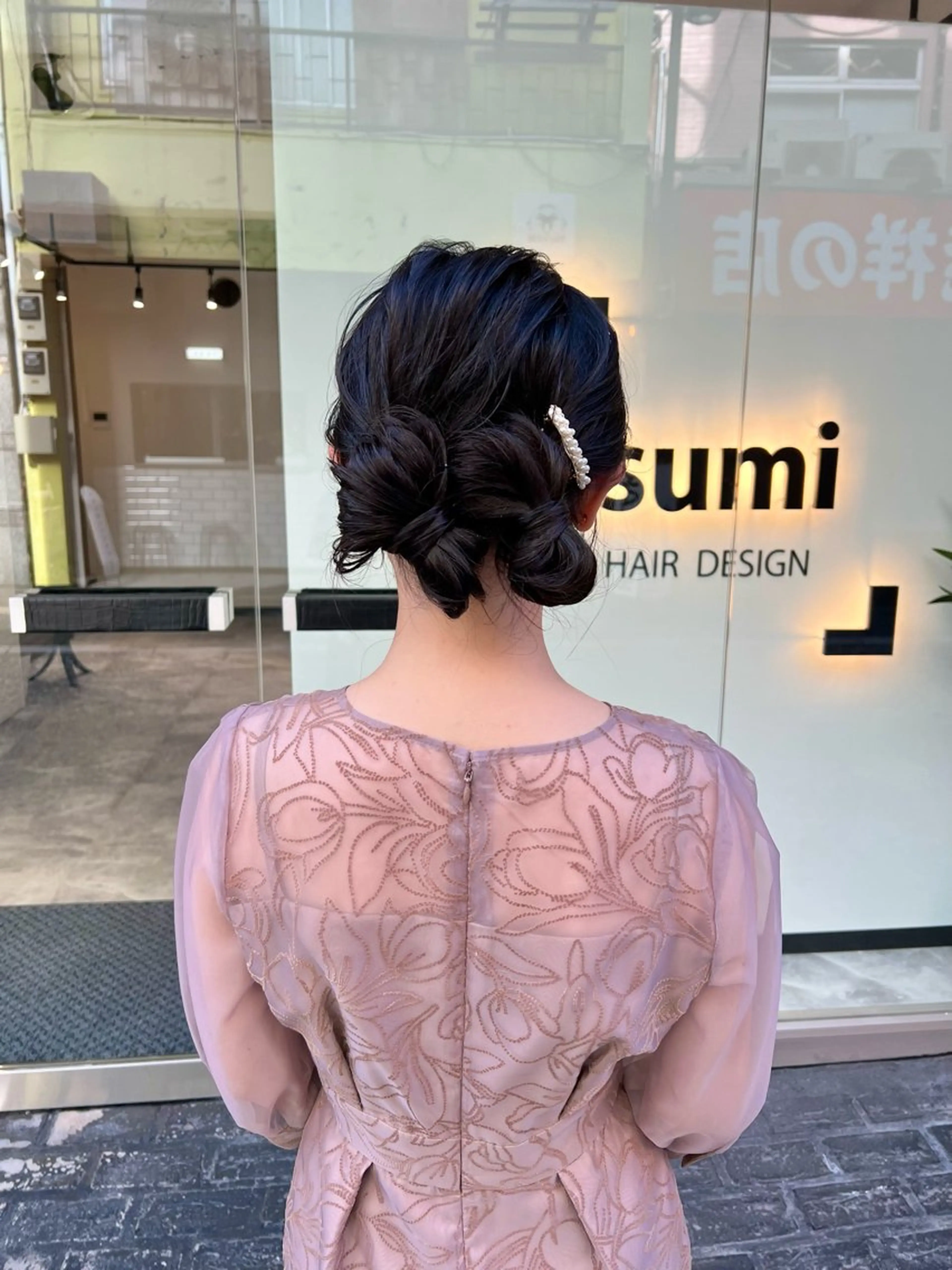 ロング カラー ヘアアレンジ お団子ヘア 「sumi」 AMIのヘアスタイル