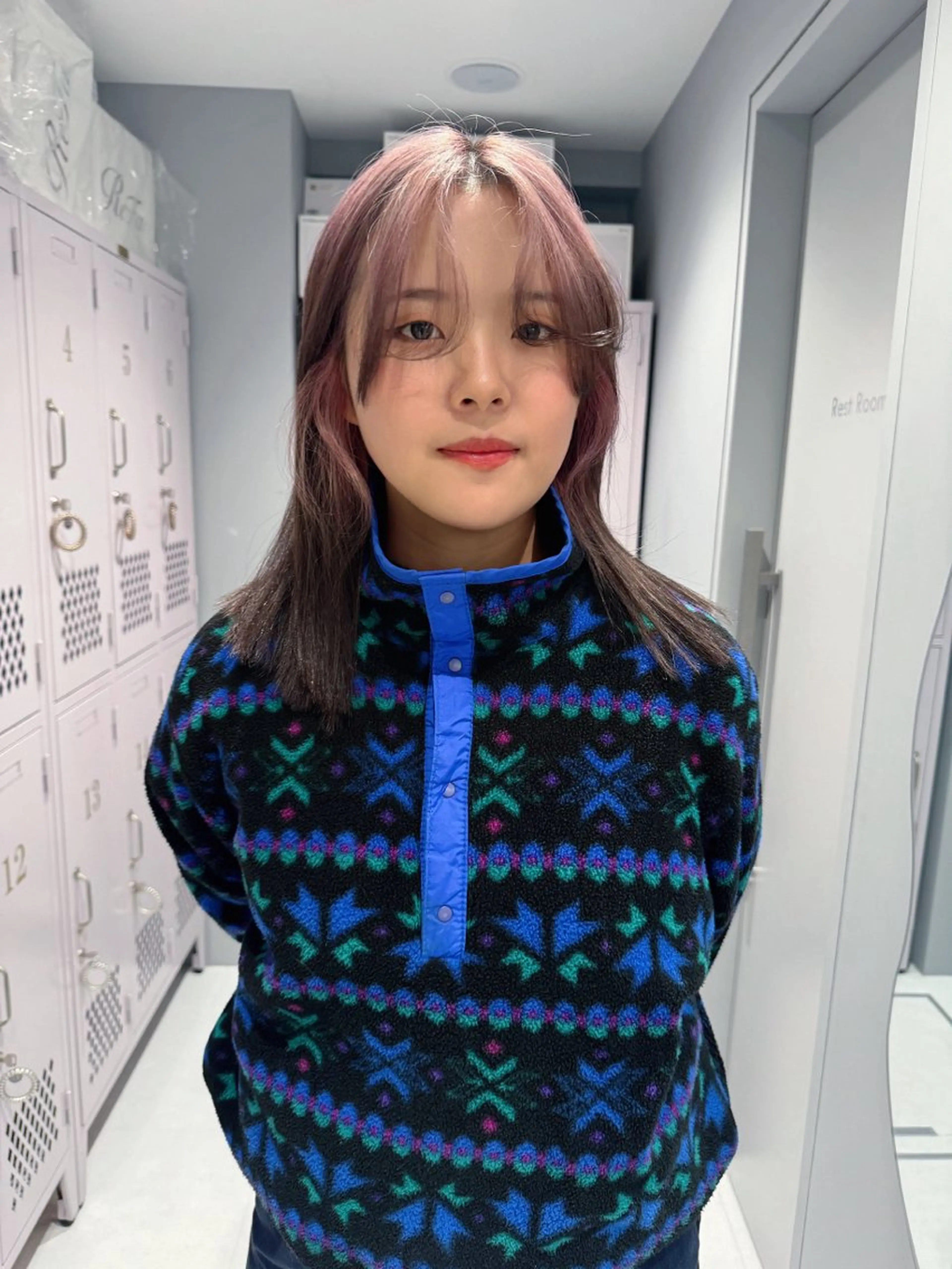 カラー 艶 ケアブリーチ 🎀🩵RISAのヘアスタイル