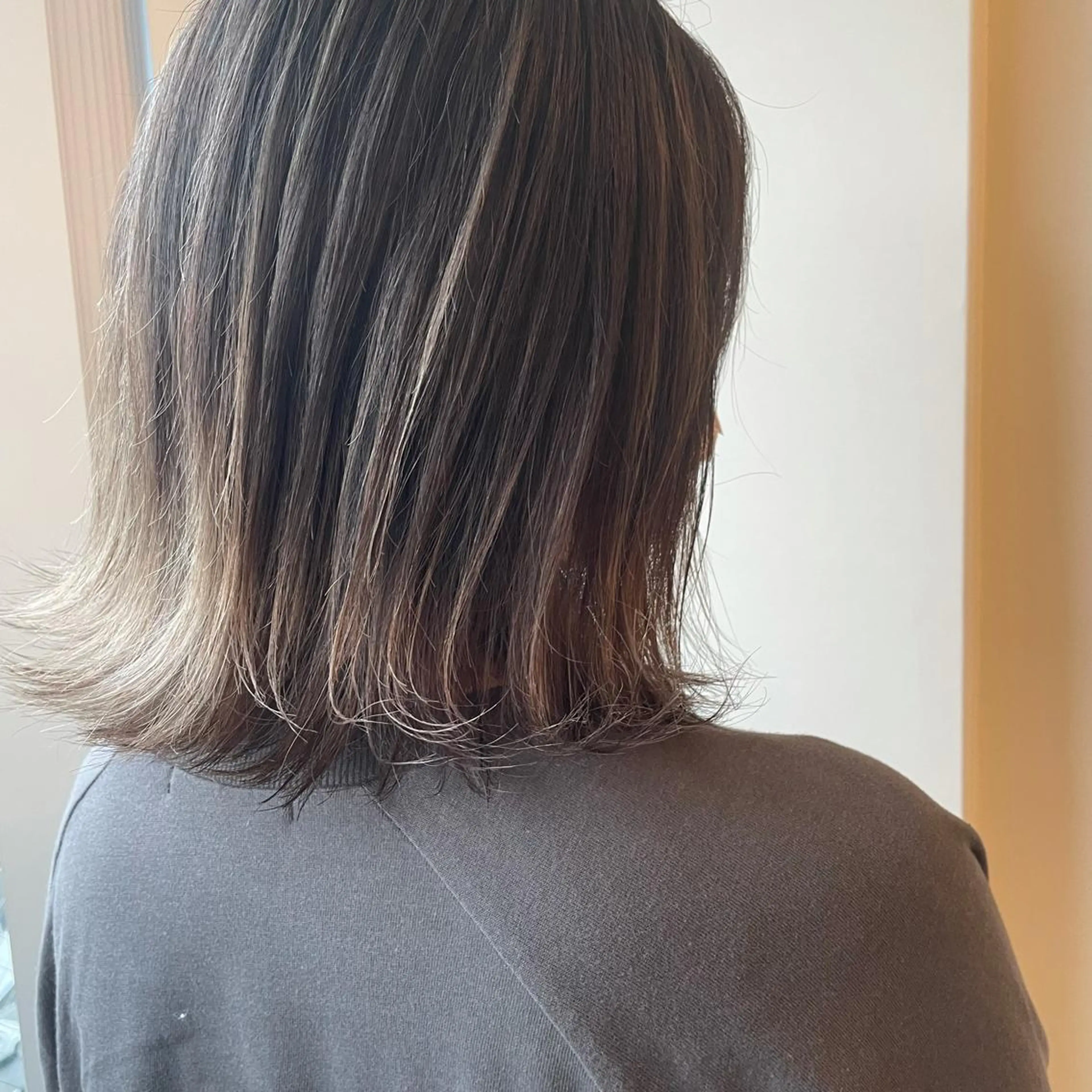 ミディアム カラー グラデーションカラー ハイライトカラー ハイライト ヘアカラー ボブウルフ/ボブ Satsuki【名駅のヘアスタイル
