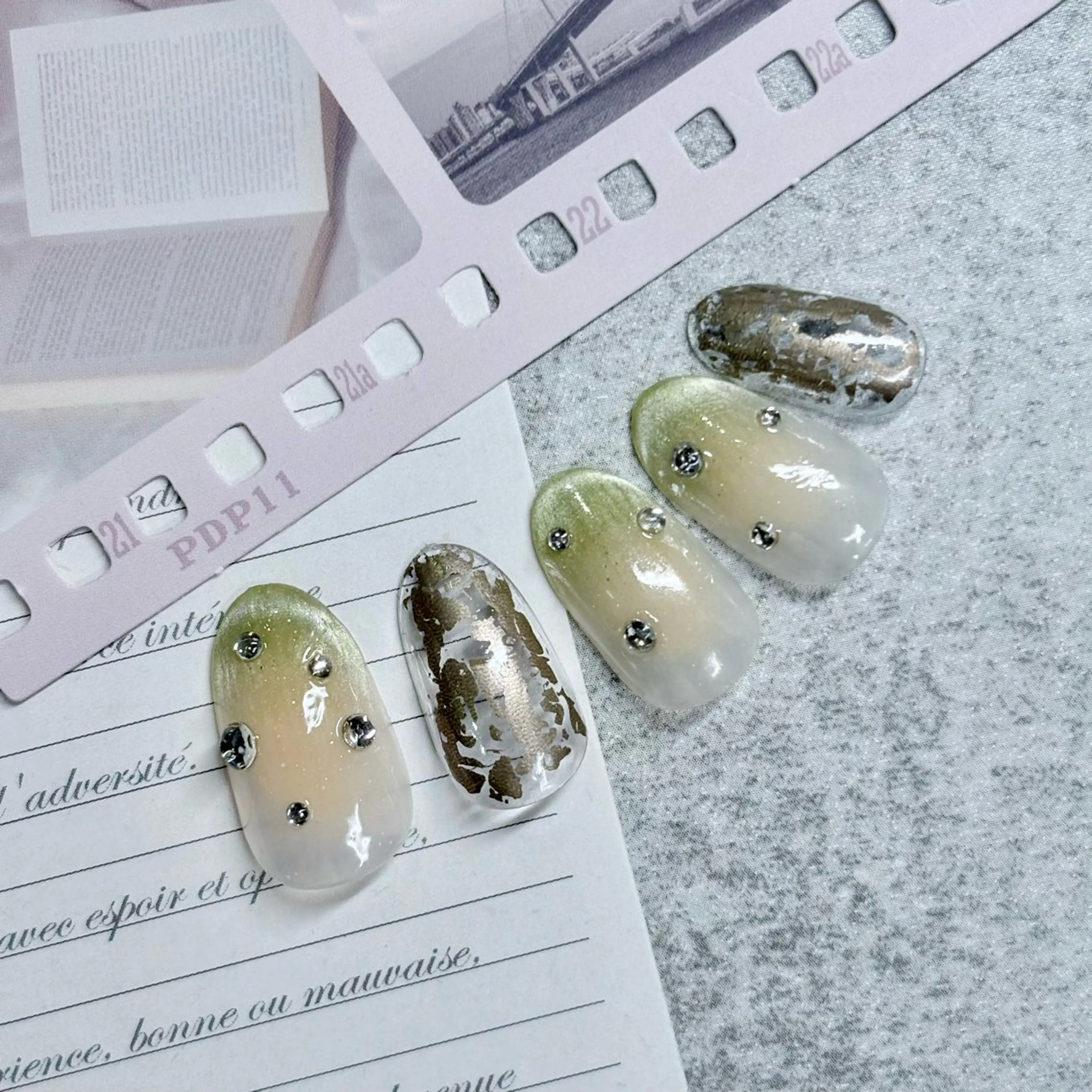 ネイル ジェルネイル オフィスネイル シンプルネイル ハンドネイル 一人ひとりに寄り添う 施術🌈IRiS🪽のネイルデザイン