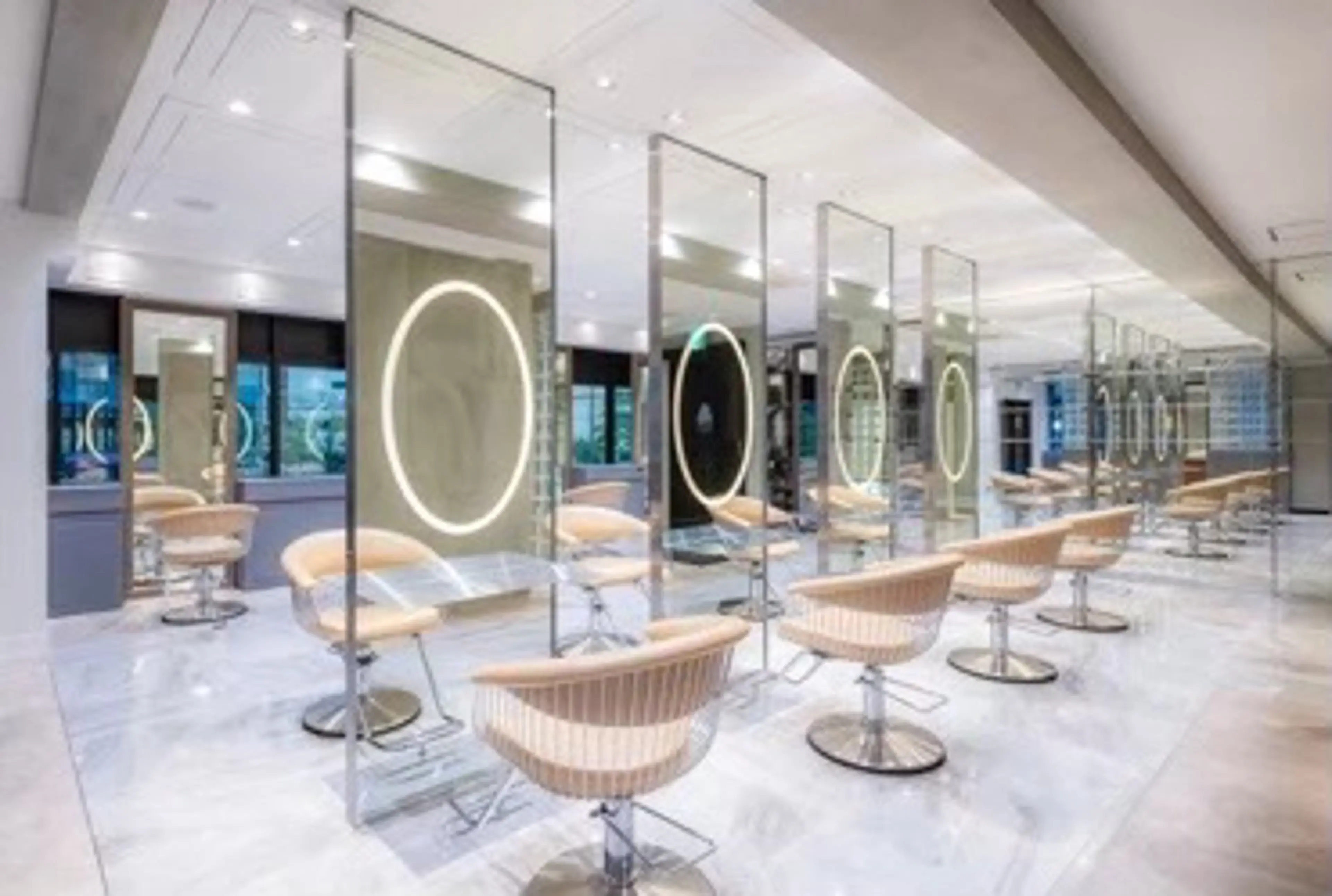 ゆらんちょ/ブリーチ 無w/縮毛矯正/暖色のヘアスタイル