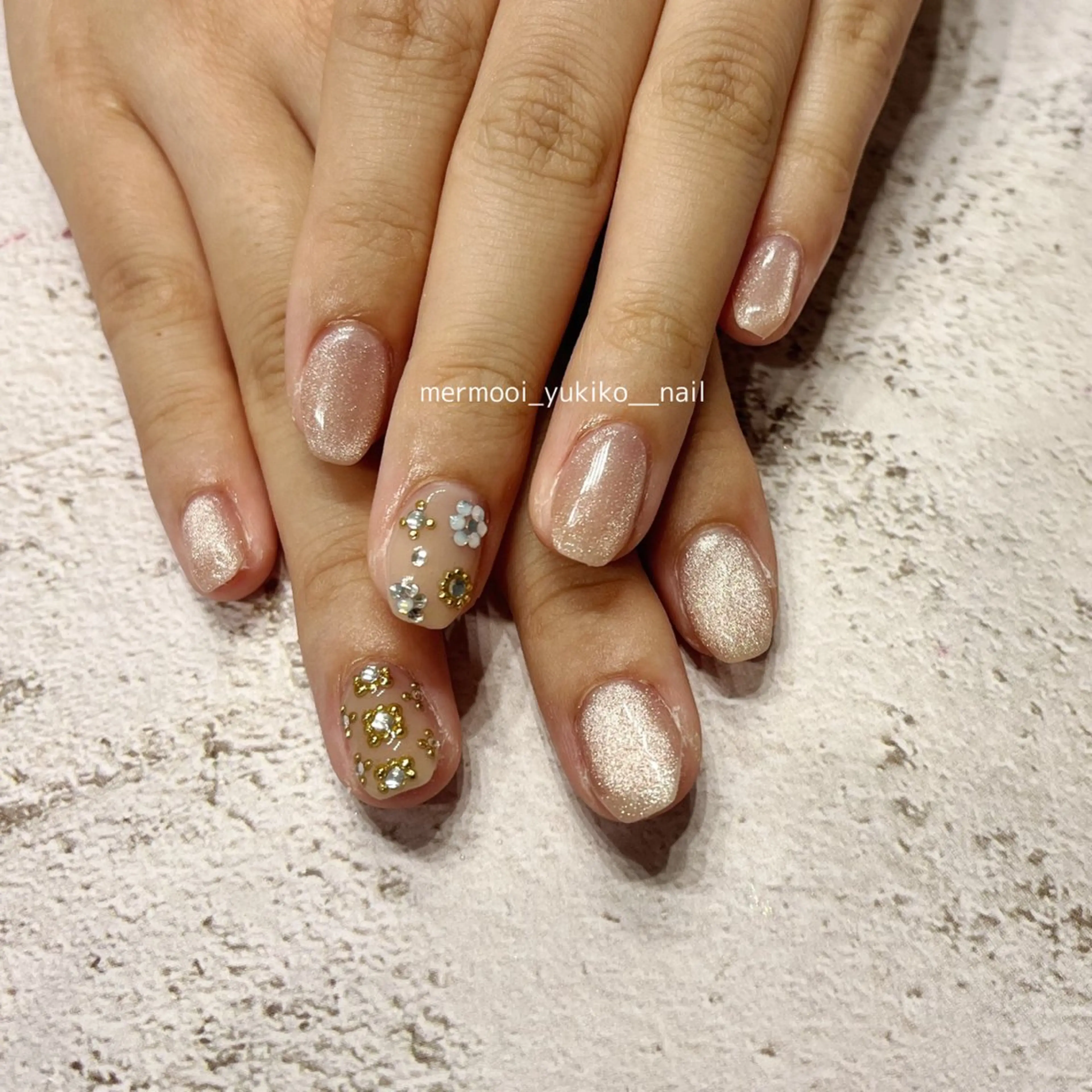 ネイル アートネイル ジェルネイル キラキラネイル 韓国ネイル ニュアンスネイル ハンドネイル melumooi nailのネイルデザイン
