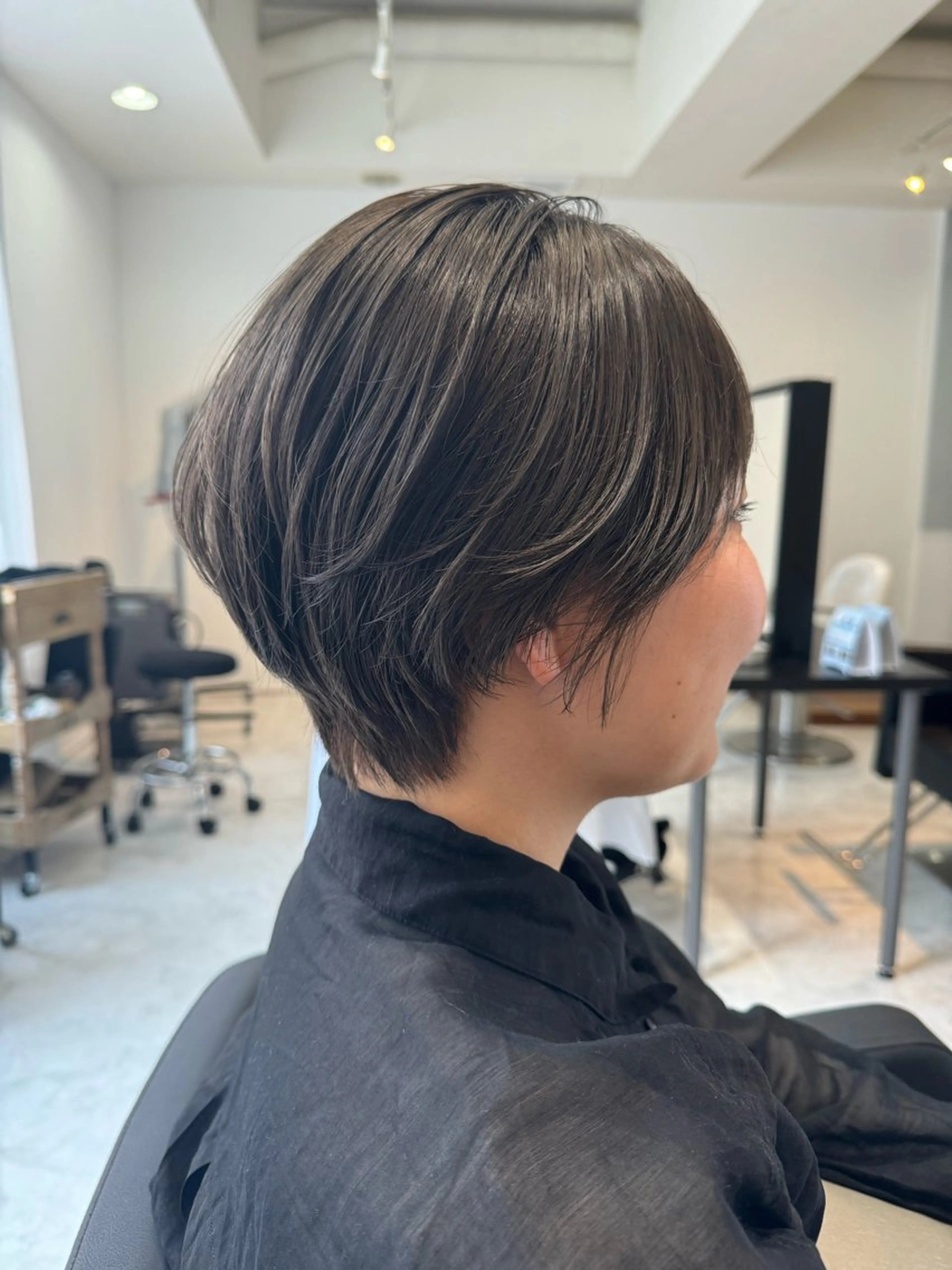 ショート 髪質改善ストレート オルメントのヘアスタイル