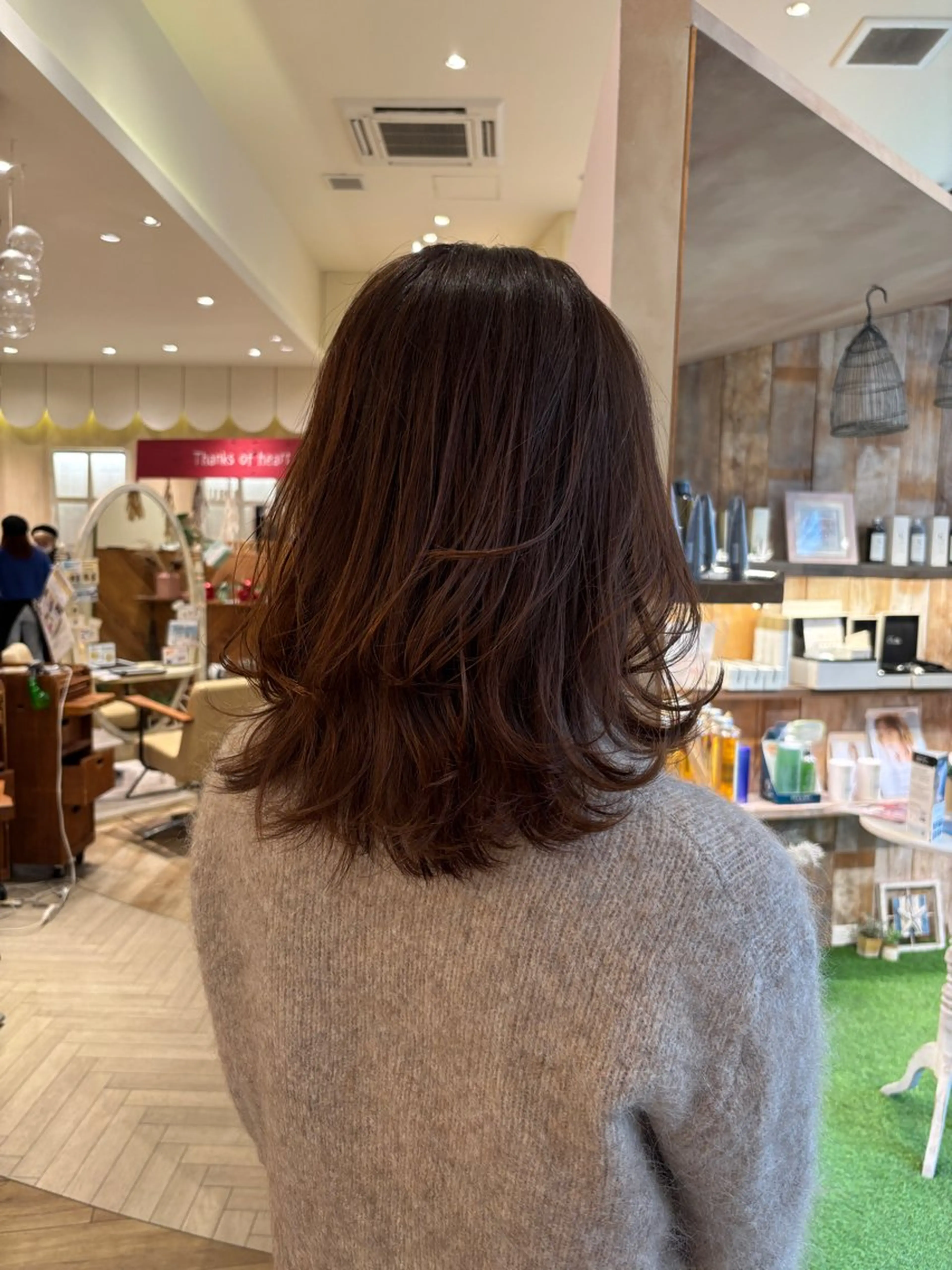 ミディアム カラー レイヤーカット カット ヘアカラー トリートメント レイヤーカット✨ 艶髪藤野のヘアスタイル