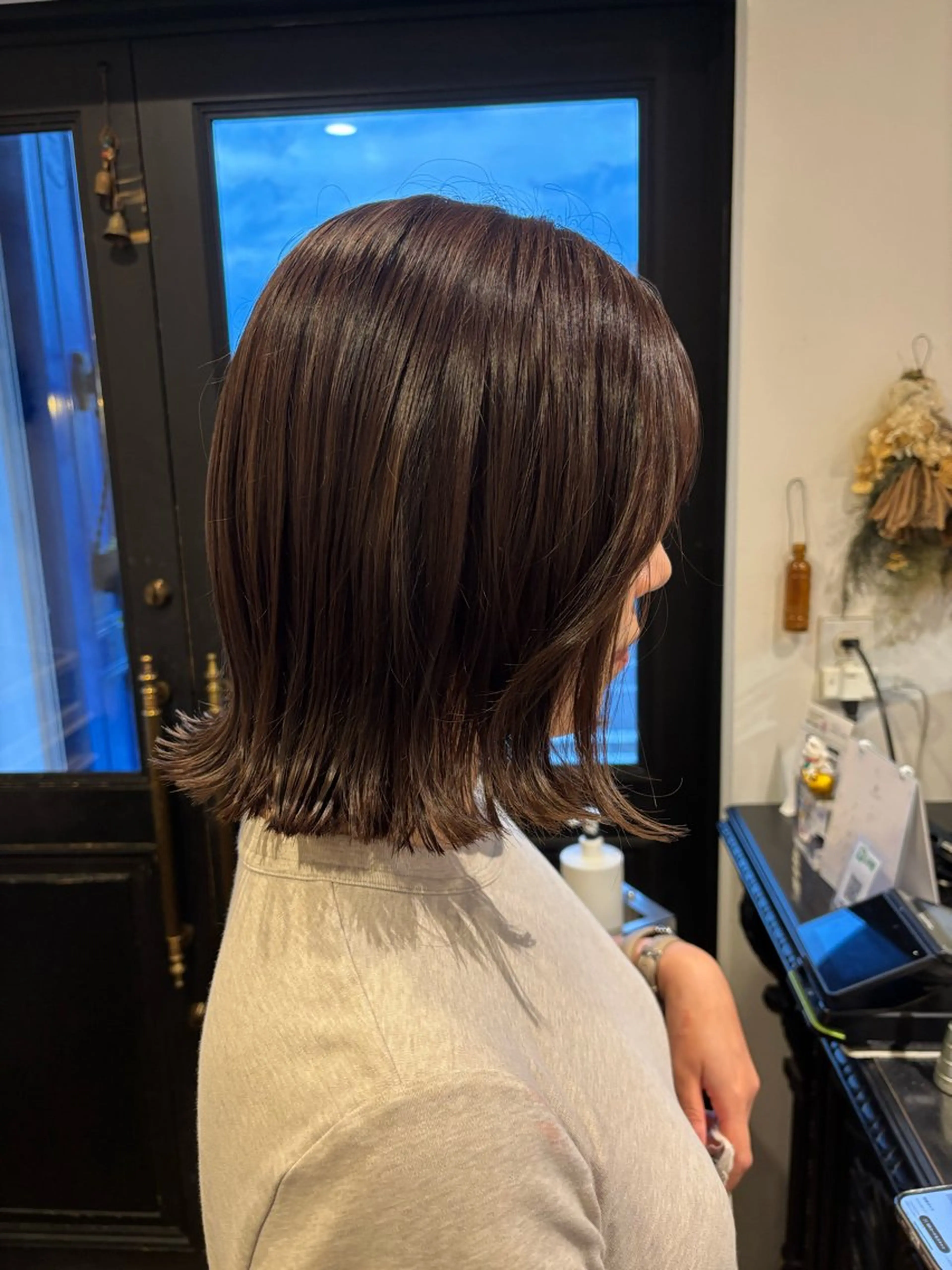 ショート 切りっぱなしボブ ボブ カット ヘアカラー トリートメント トリコヘアサロン 新井千智のヘアスタイル