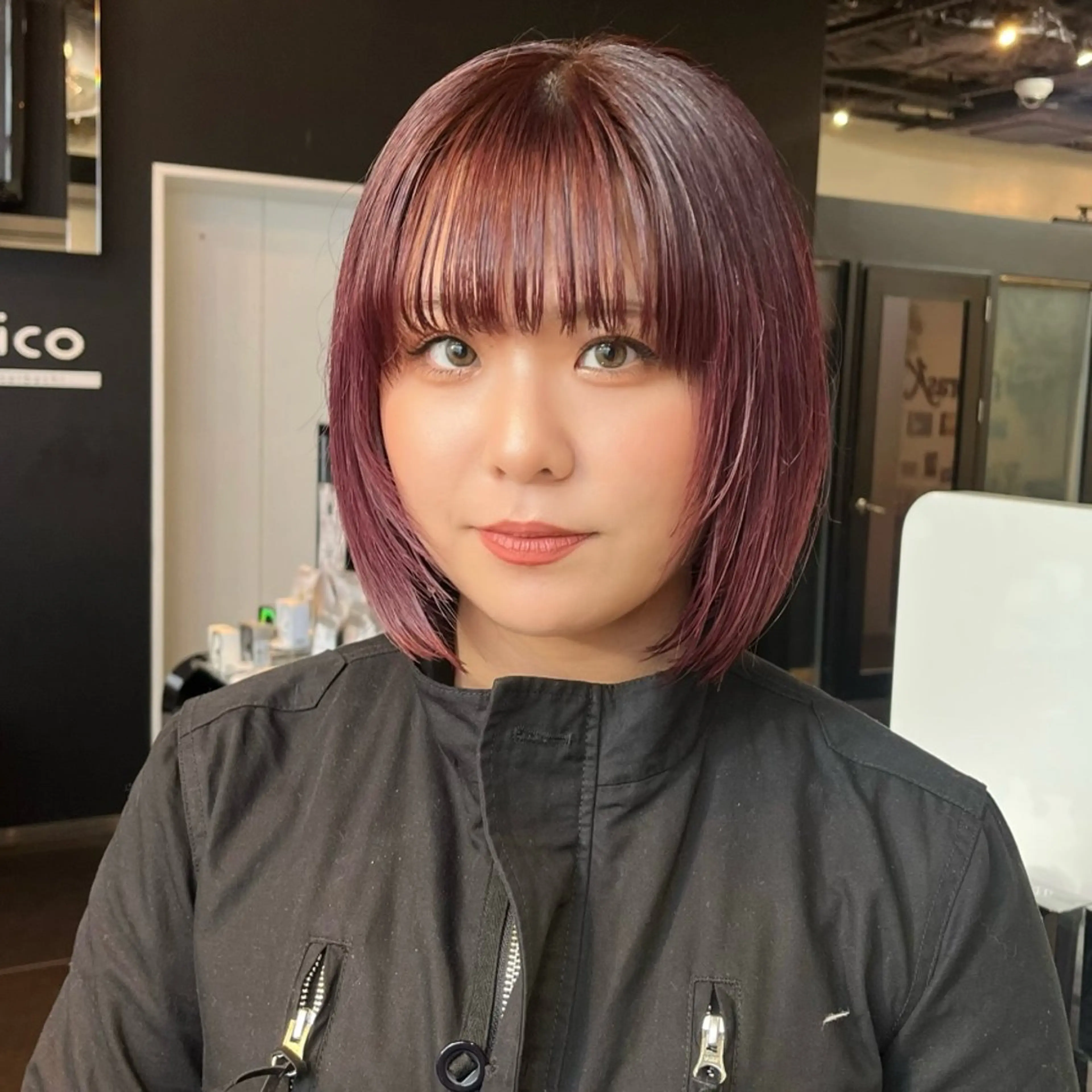 ショート カラー レッドカラー ボブ trico心斎橋 ナツミのヘアスタイル