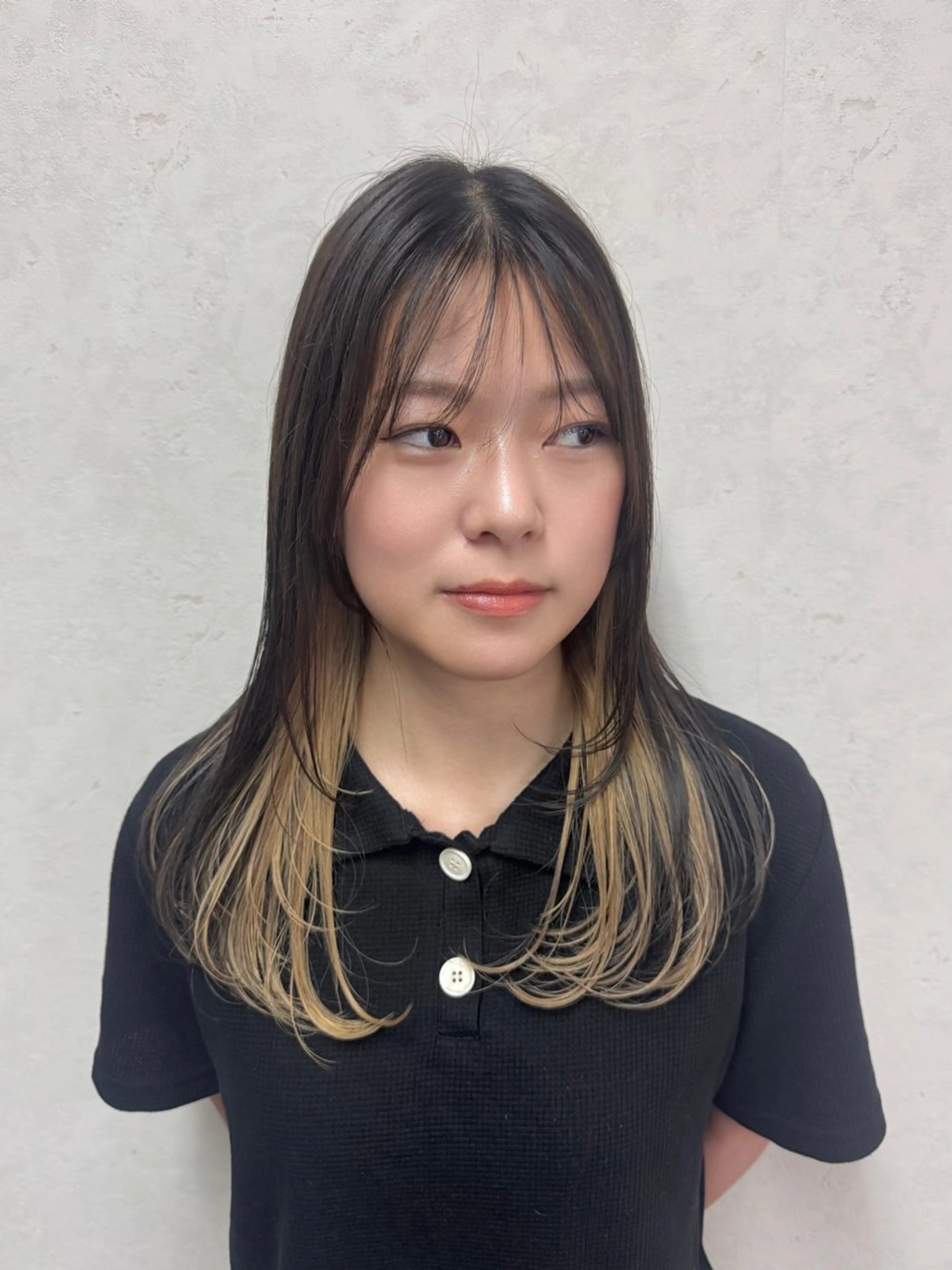 セミロング ヘアカラー LuLu maoのヘアスタイル