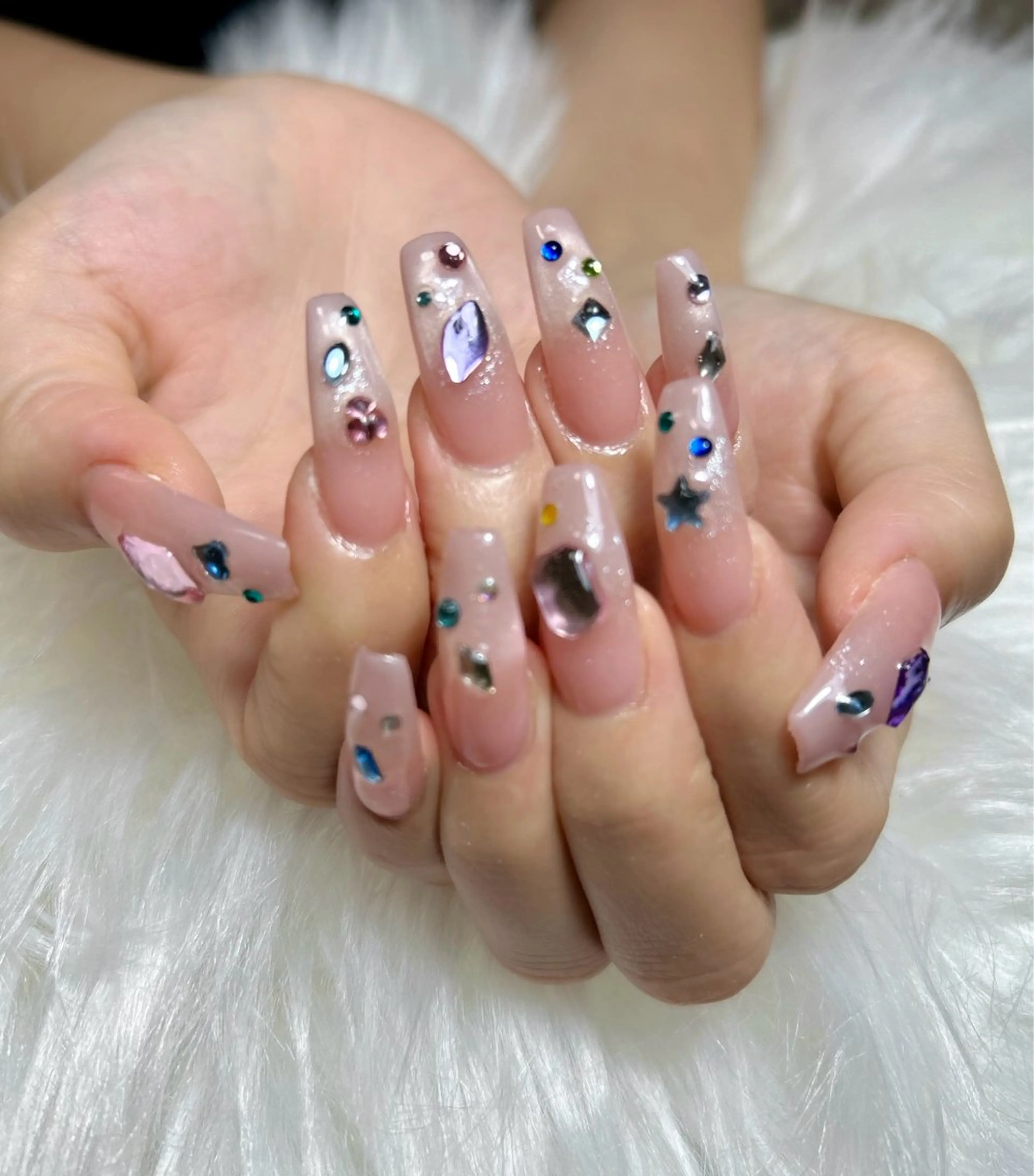 ネイル アートネイル オーロラネイル チークネイル 長さ出し フットネイル Chan nailsのネイルデザイン