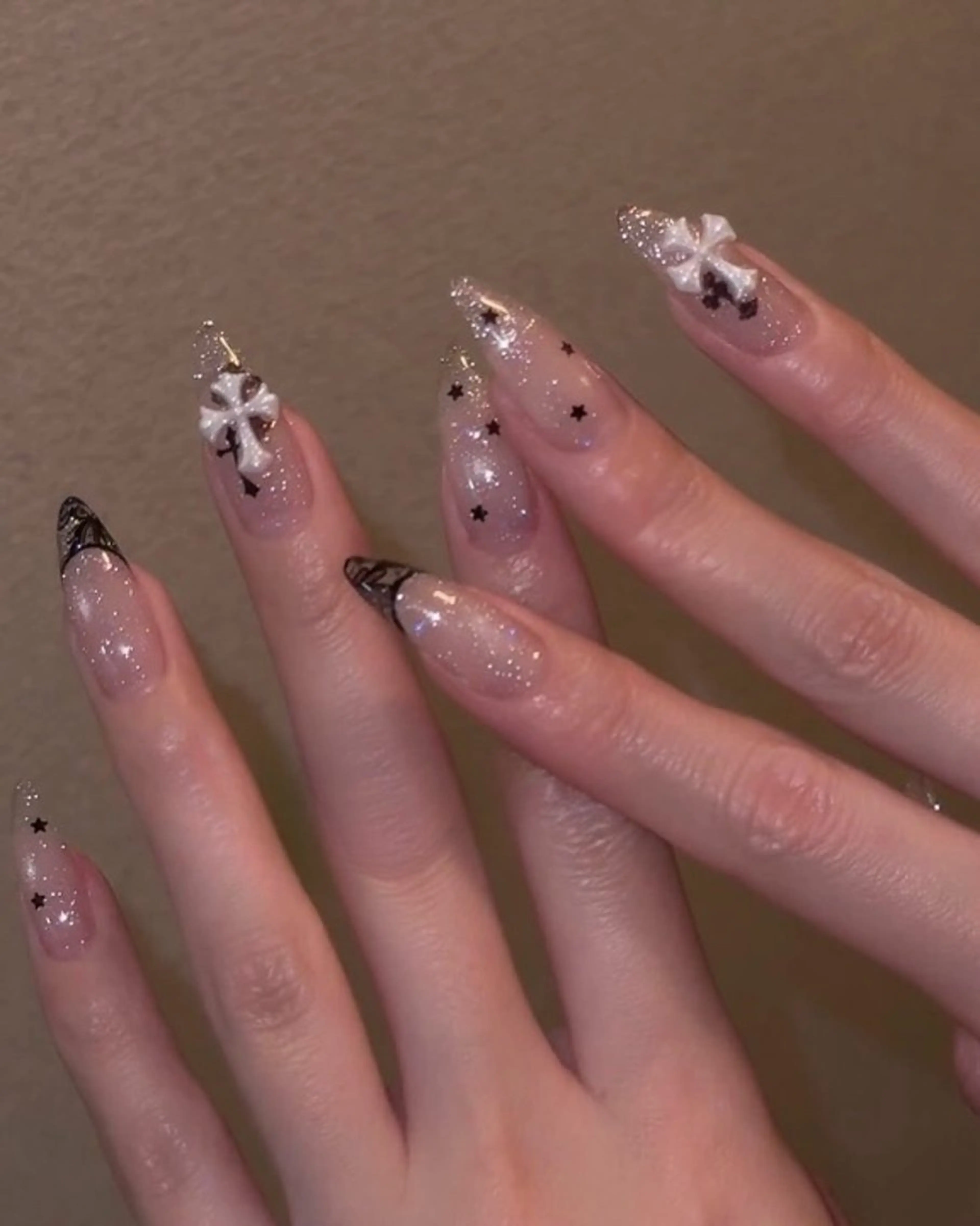 カラー グラデーションカラー ピンクカラー ハンドネイル AIN Nailのネイルデザイン
