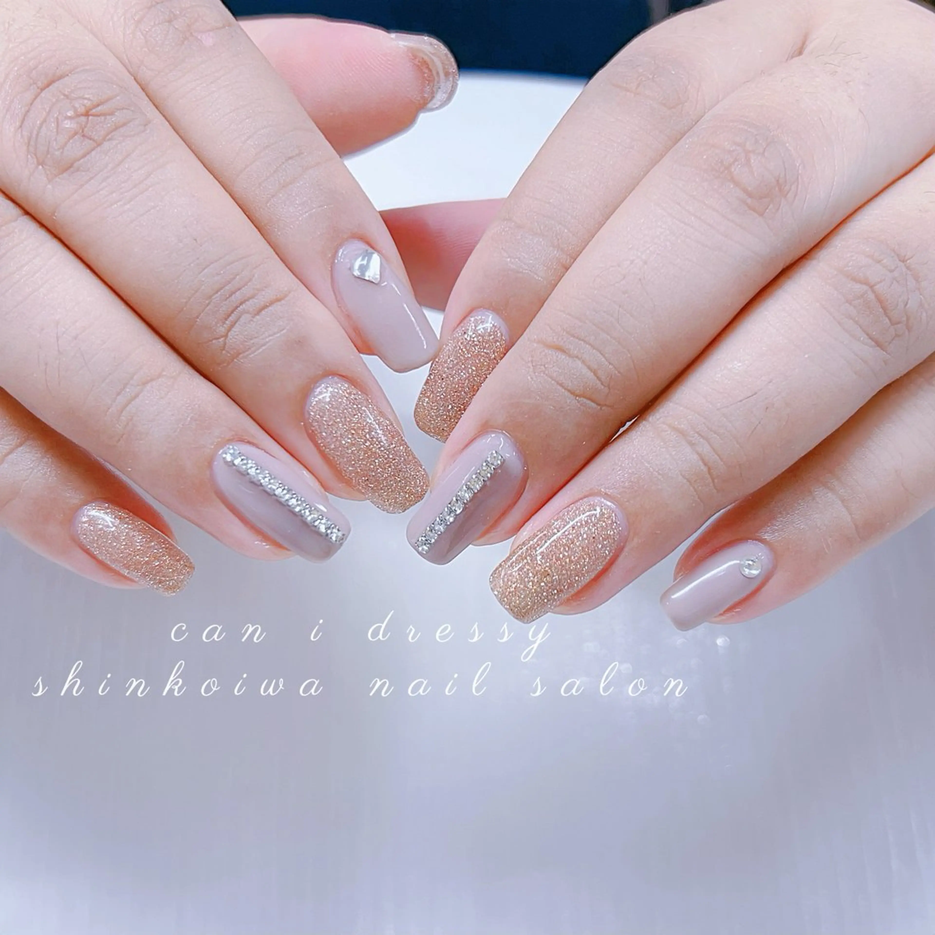 ネイル フラッシュネイル ゴールド 赤色 シンプルネイル ハンドネイル キャンアイドレッシー 新小岩のネイルデザイン