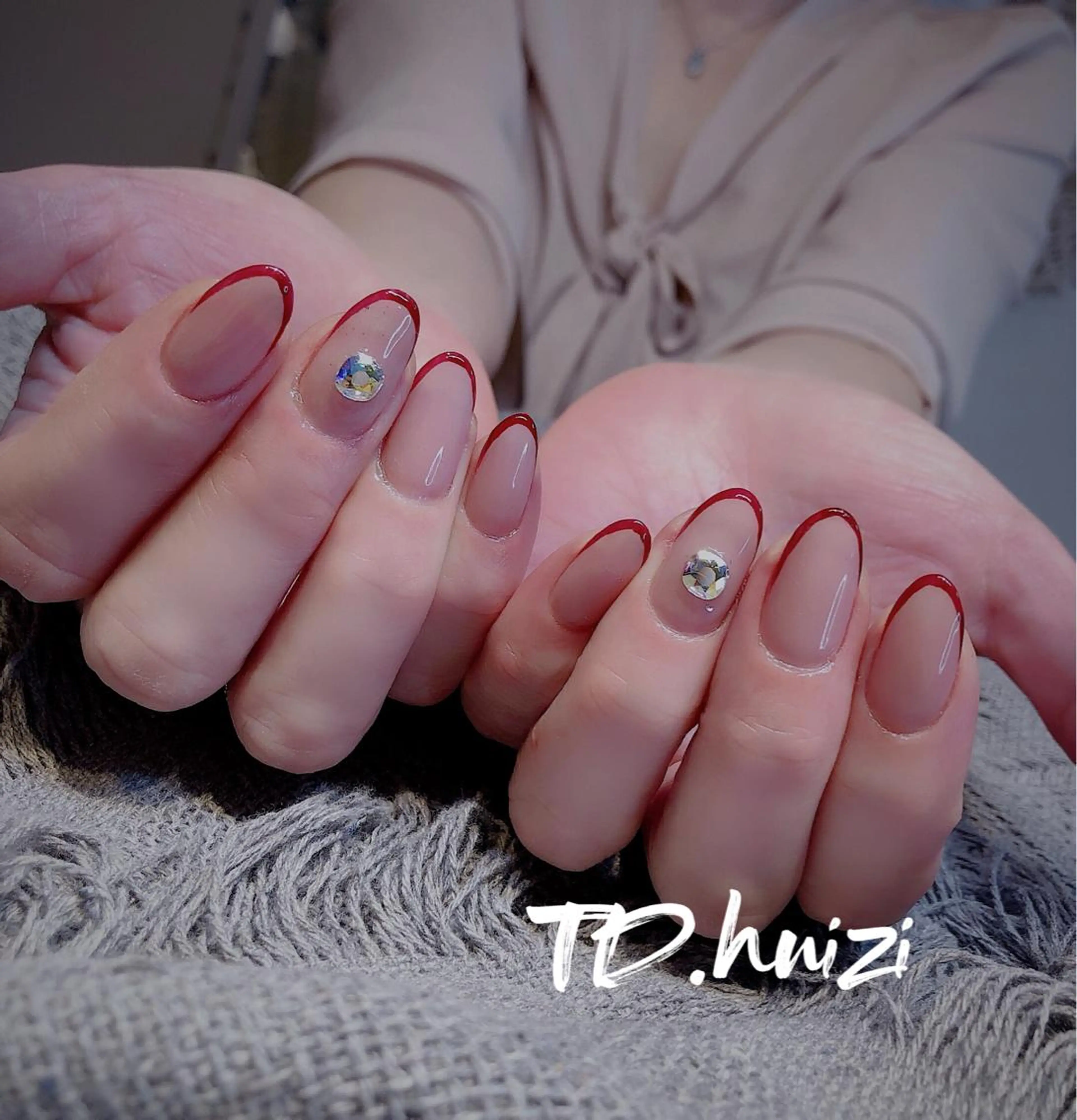 ミディアム めぐみのネイルサロン スタッフ練習のネイルデザイン