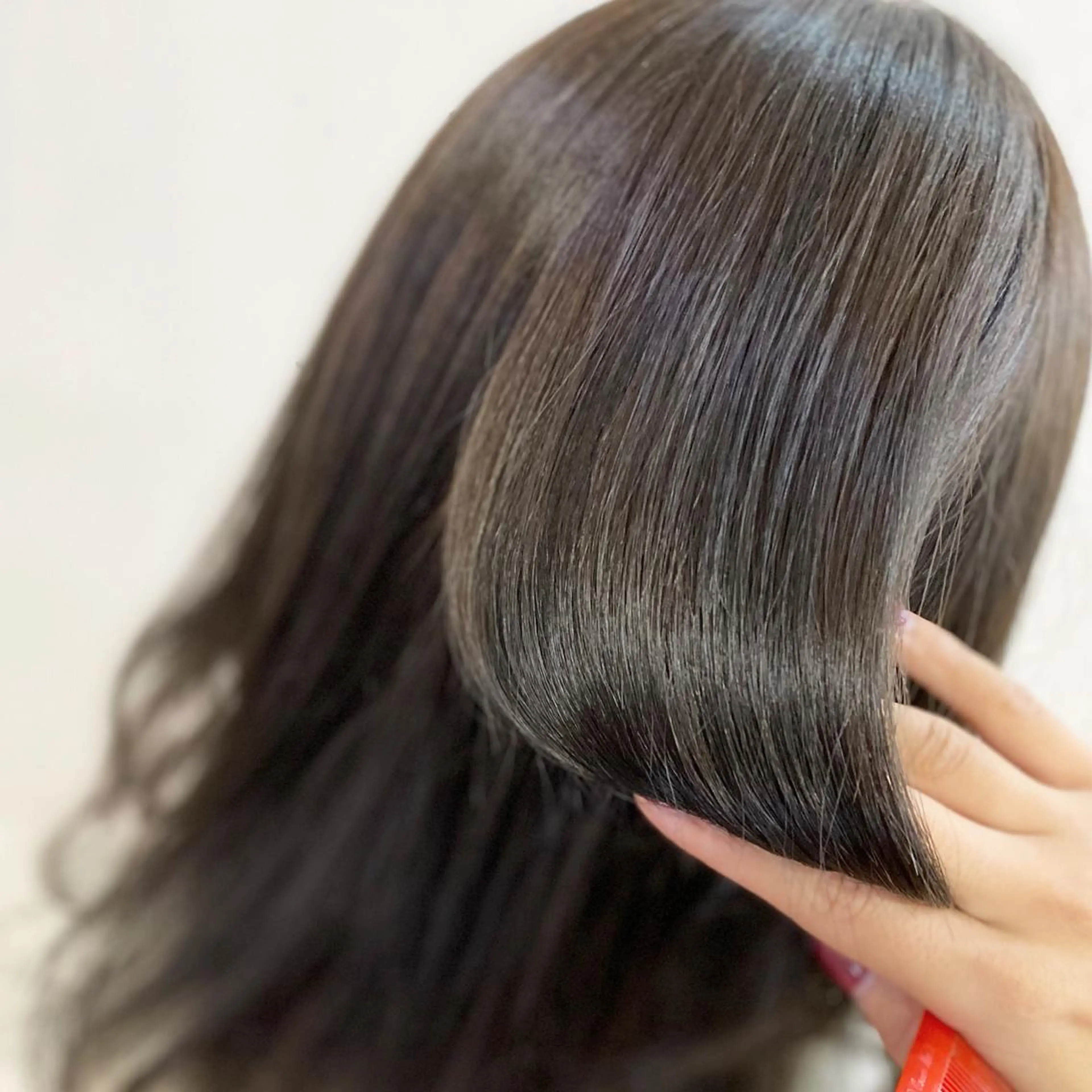 セミロング カラー ヘアカラー トリートメント 荒木 ひろかのヘアスタイル